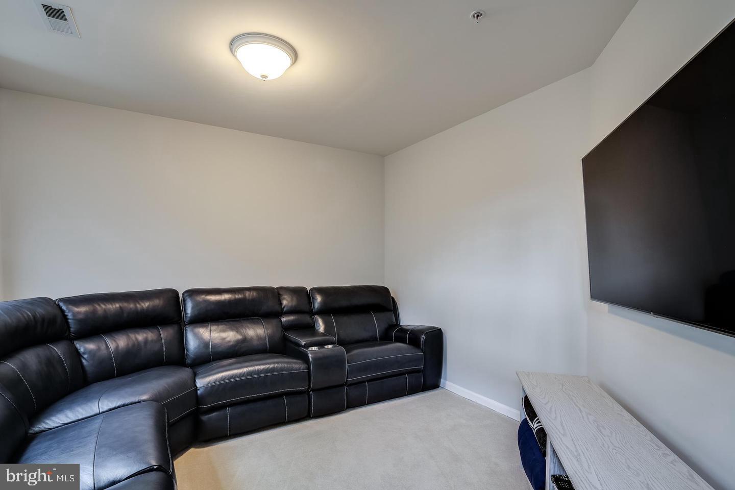 VILLAGES OF DORCHESTER - Residential Lease