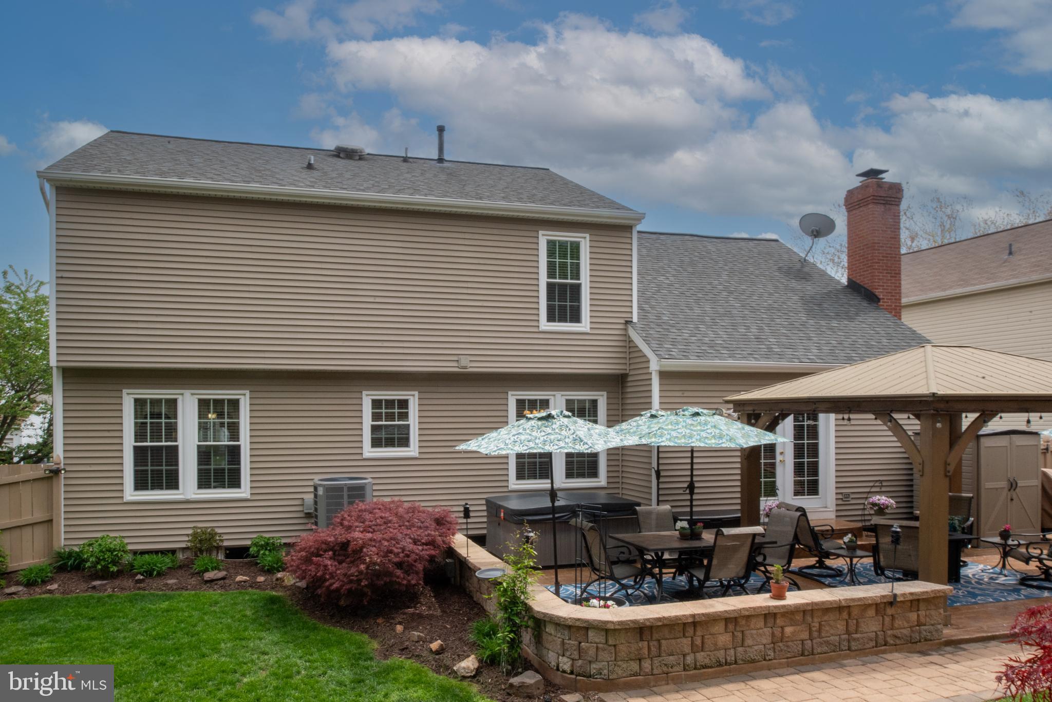 HAMPTON OAKS - Residential