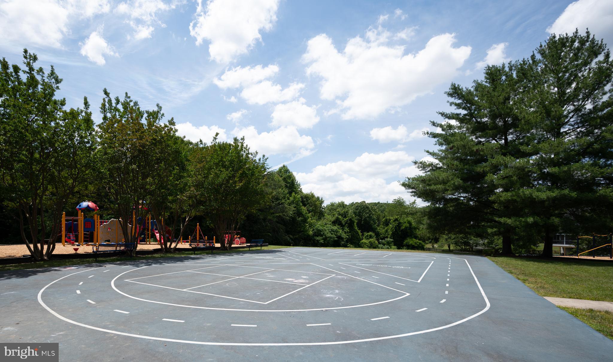 HAMPTON OAKS - Residential