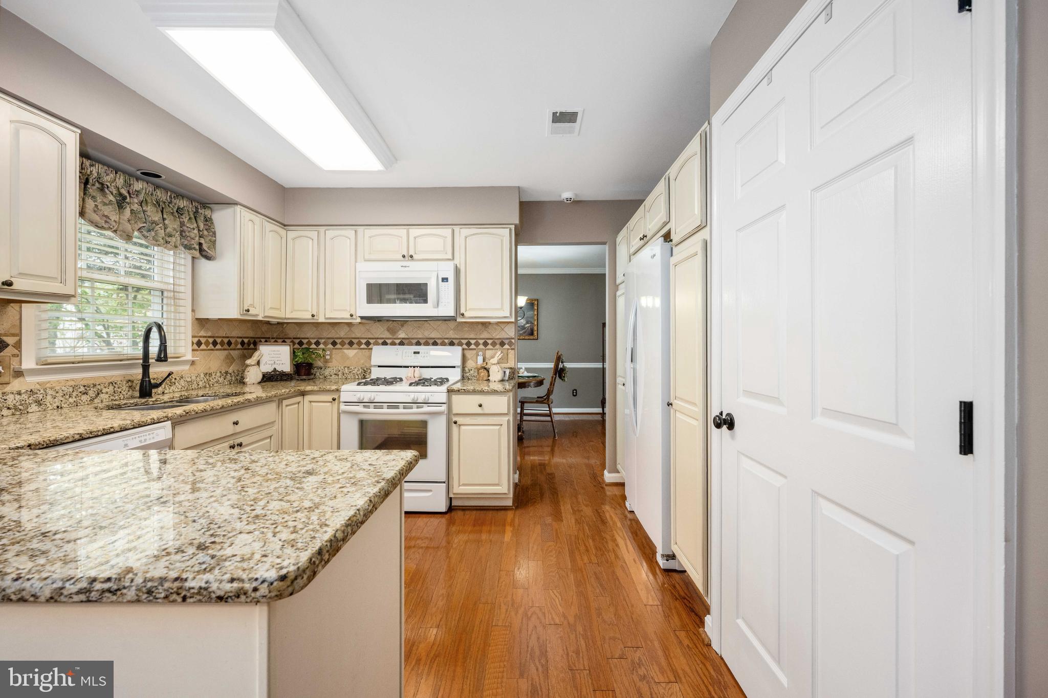 HAMPTON OAKS - Residential