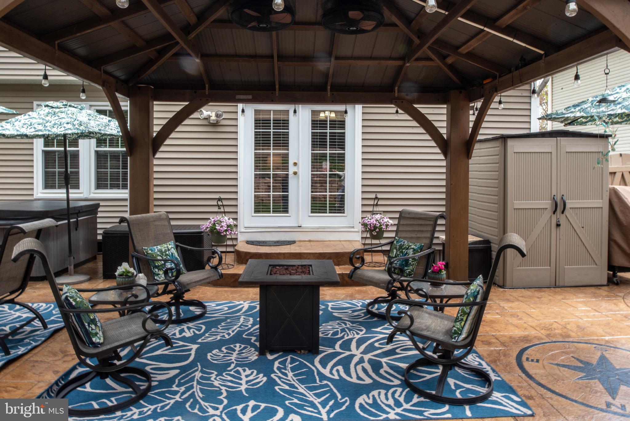 HAMPTON OAKS - Residential