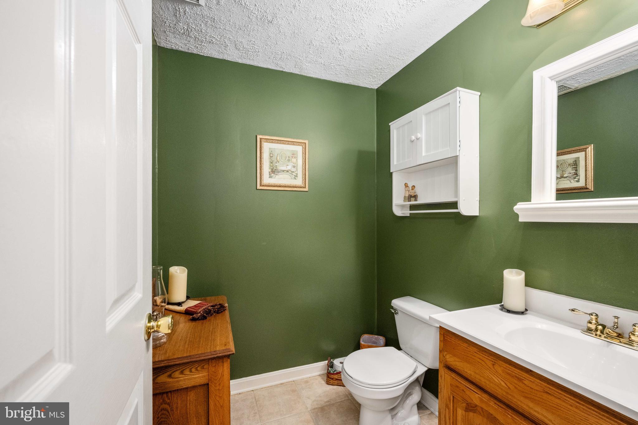 HAMPTON OAKS - Residential