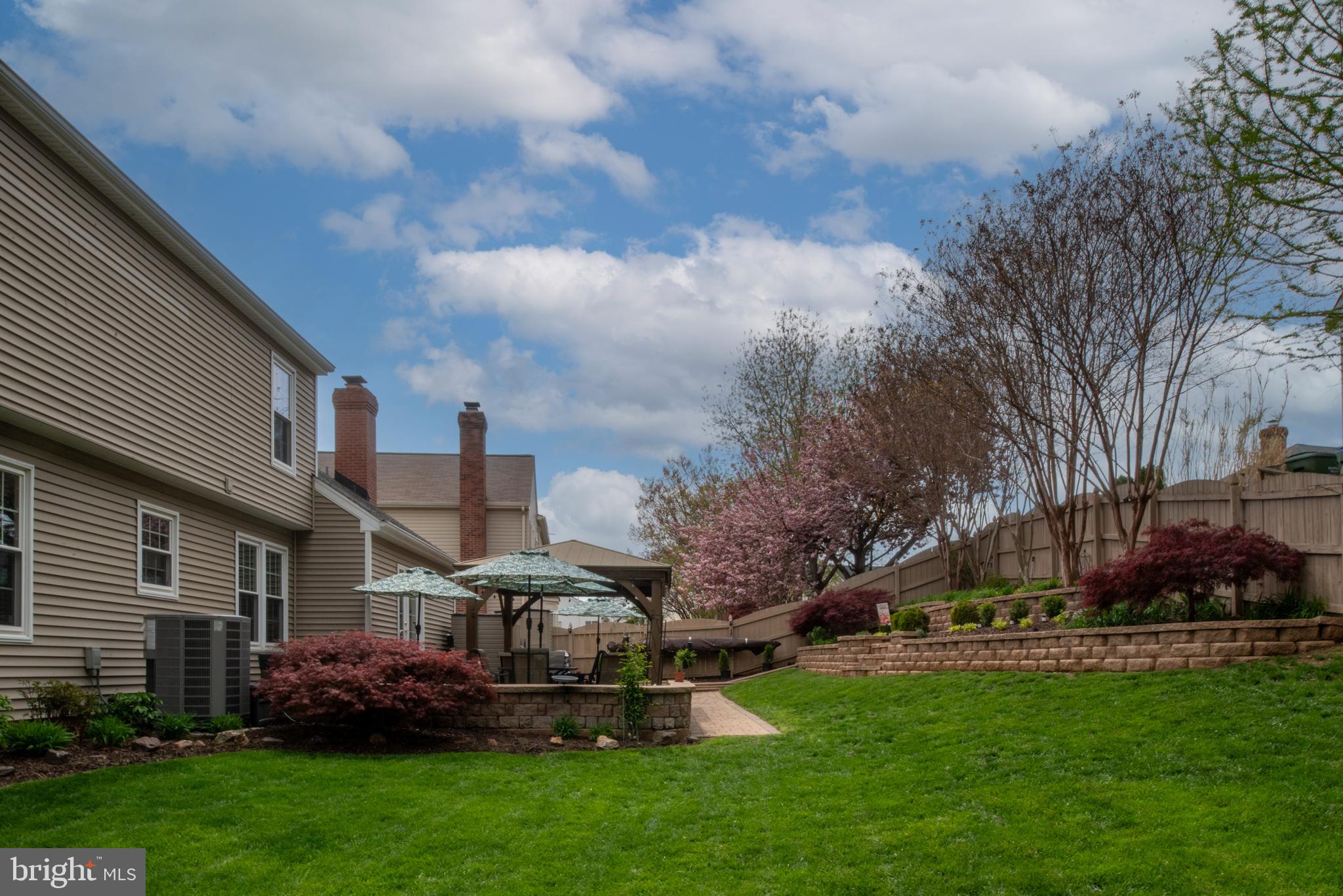 HAMPTON OAKS - Residential