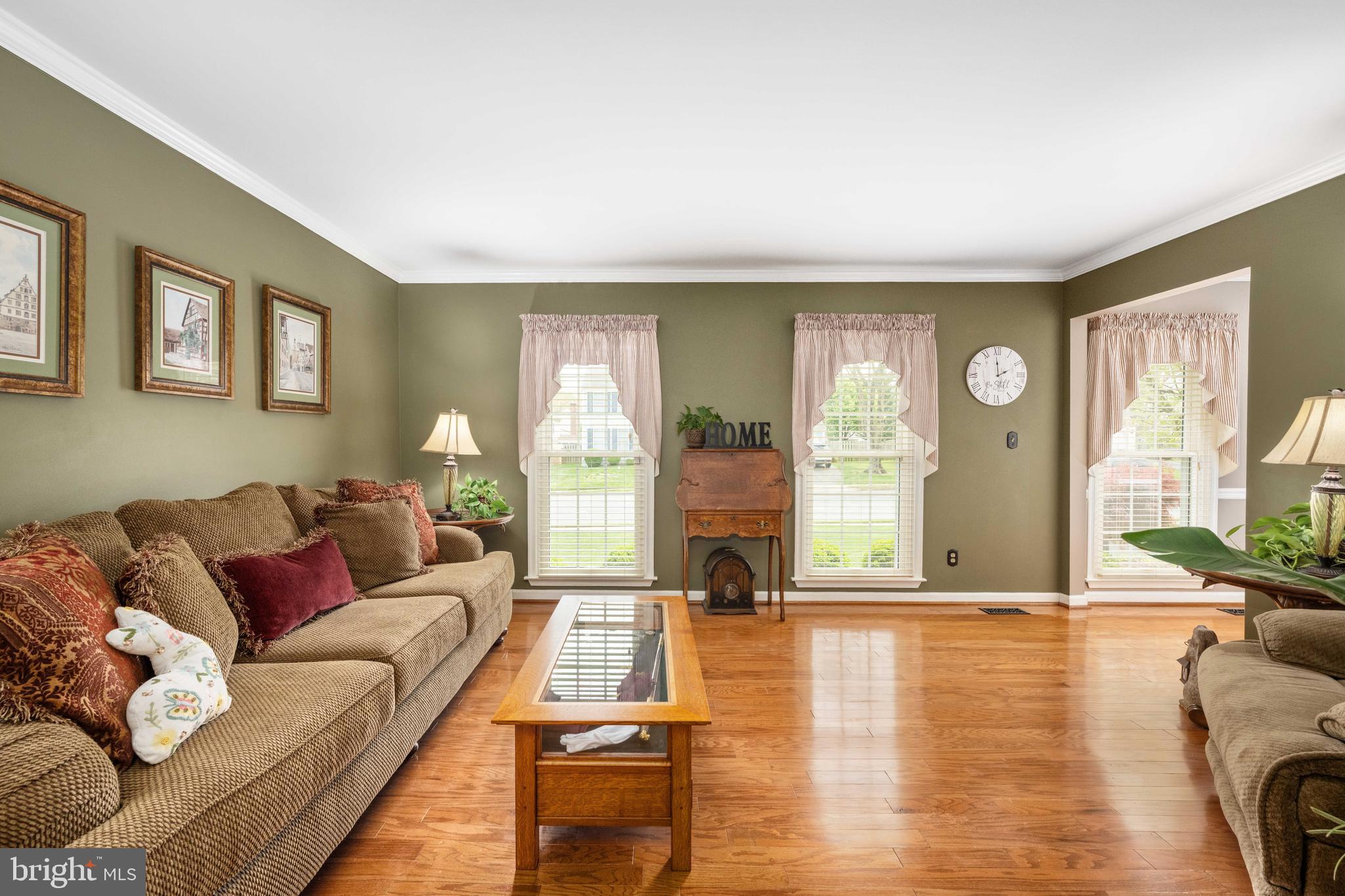 HAMPTON OAKS - Residential