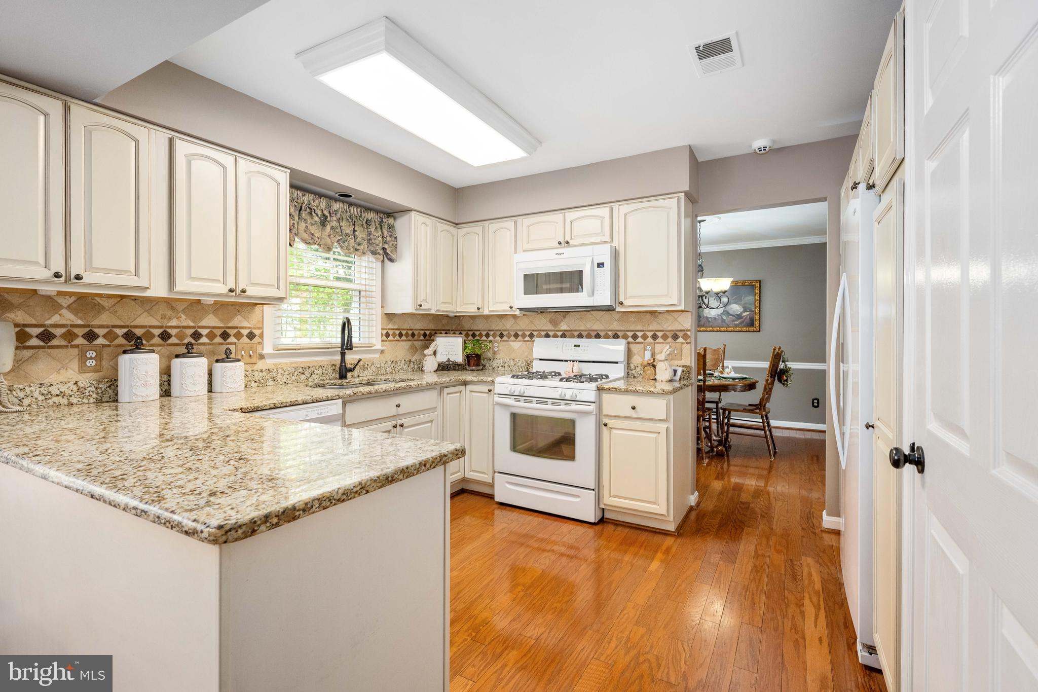 HAMPTON OAKS - Residential