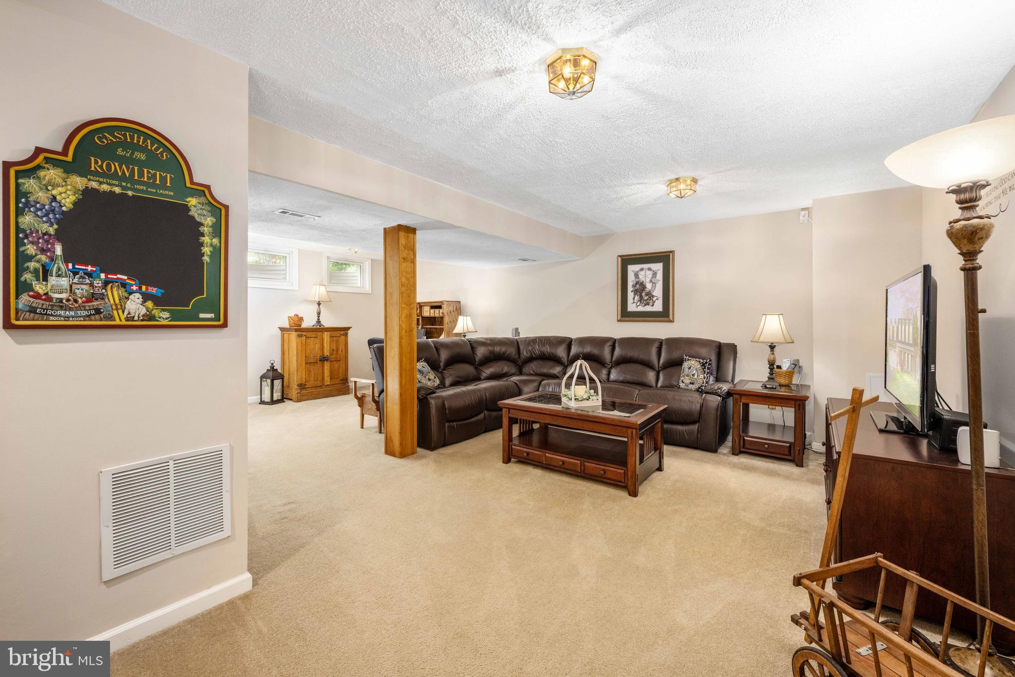 HAMPTON OAKS - Residential