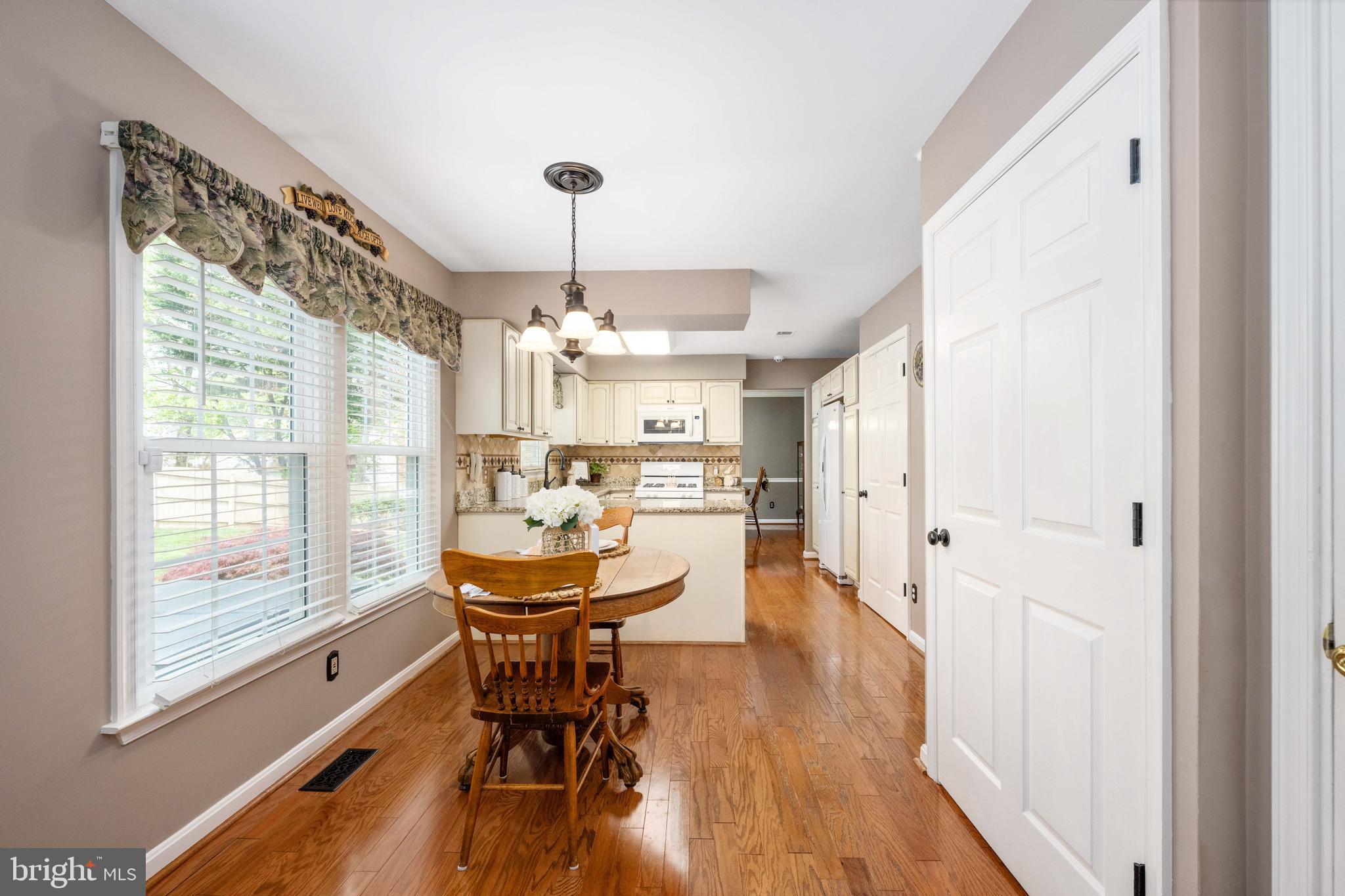 HAMPTON OAKS - Residential