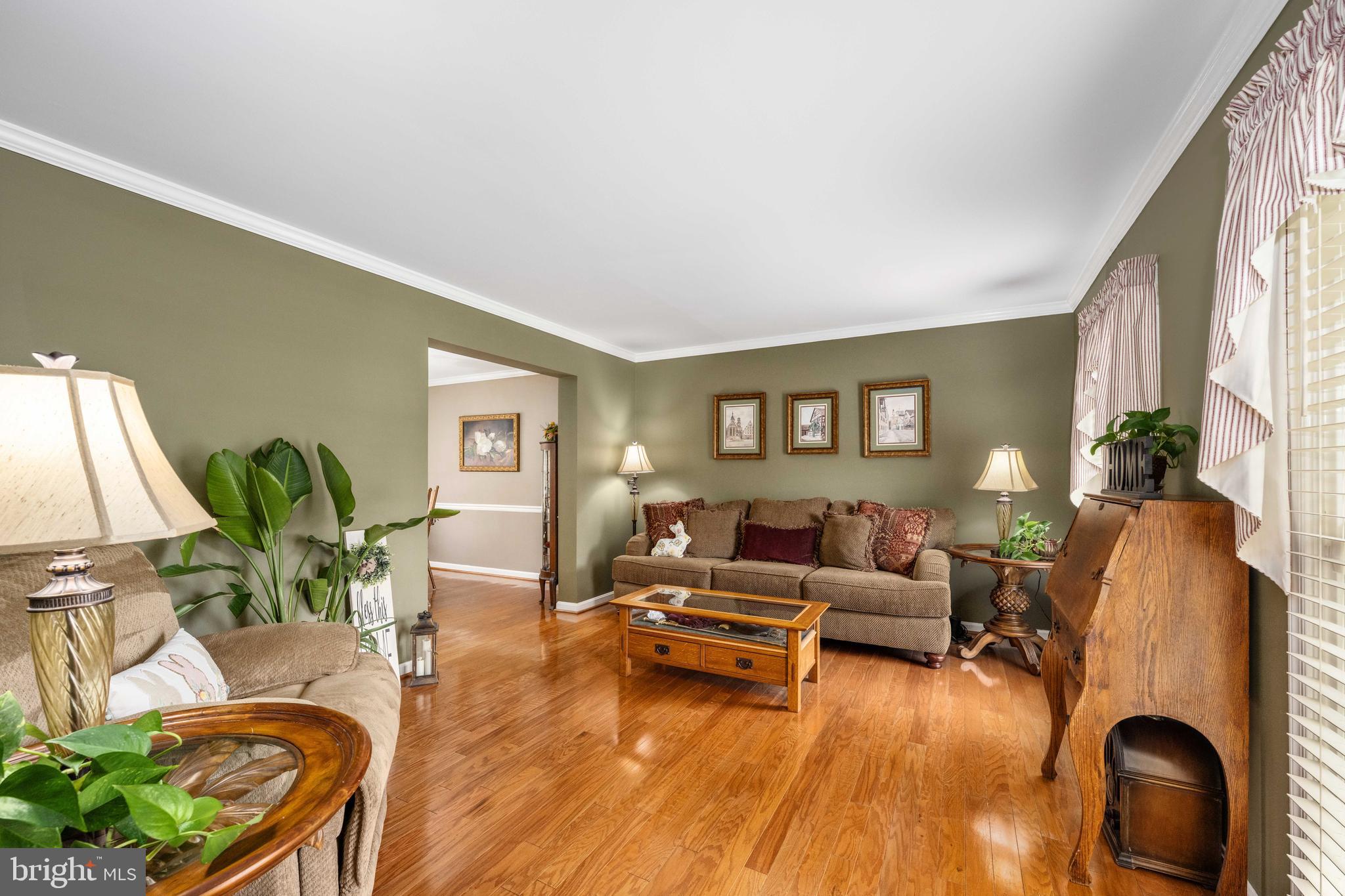 HAMPTON OAKS - Residential