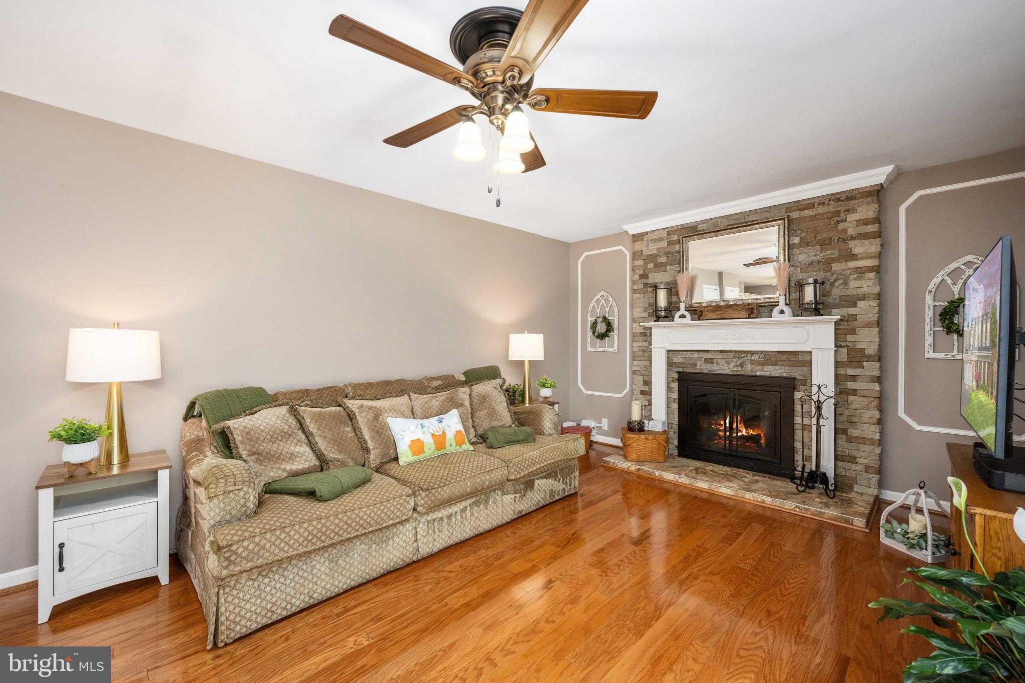 HAMPTON OAKS - Residential