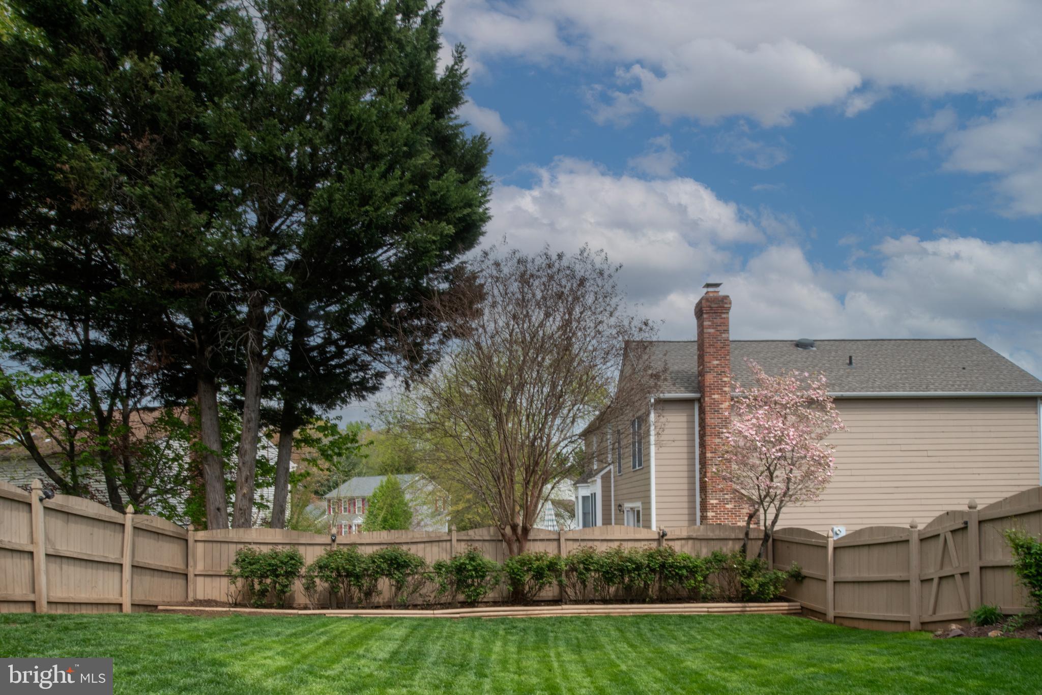 HAMPTON OAKS - Residential