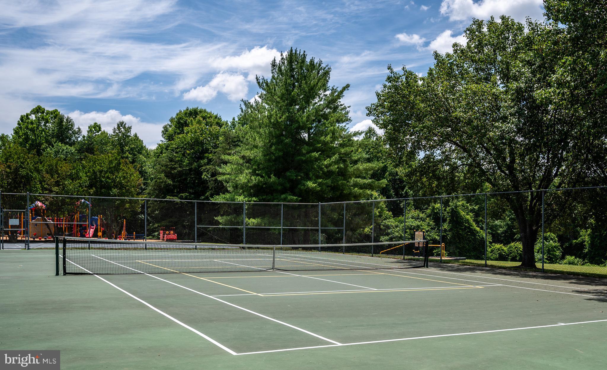 HAMPTON OAKS - Residential