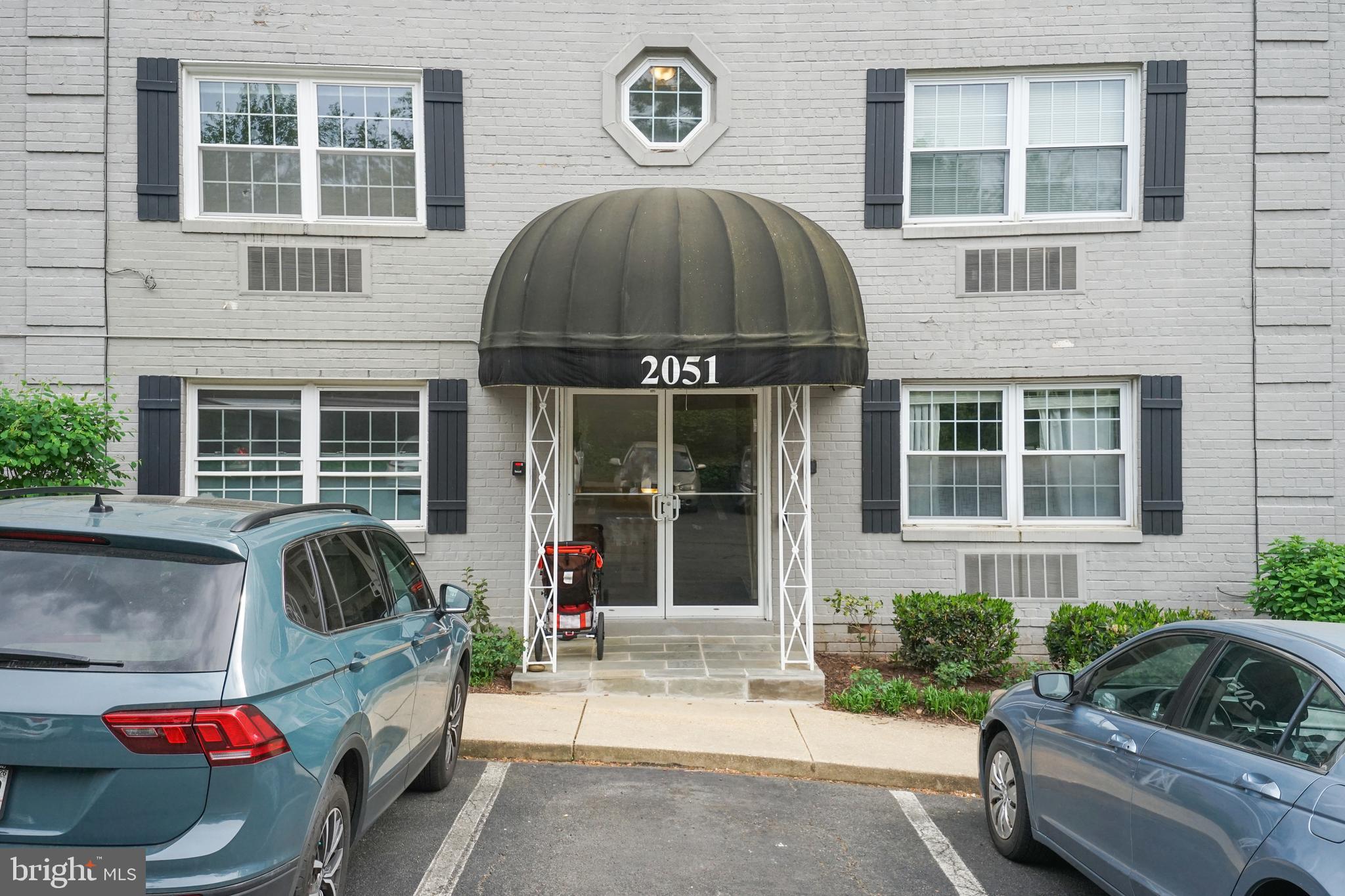 2051 N WOODSTOCK STREET 201
