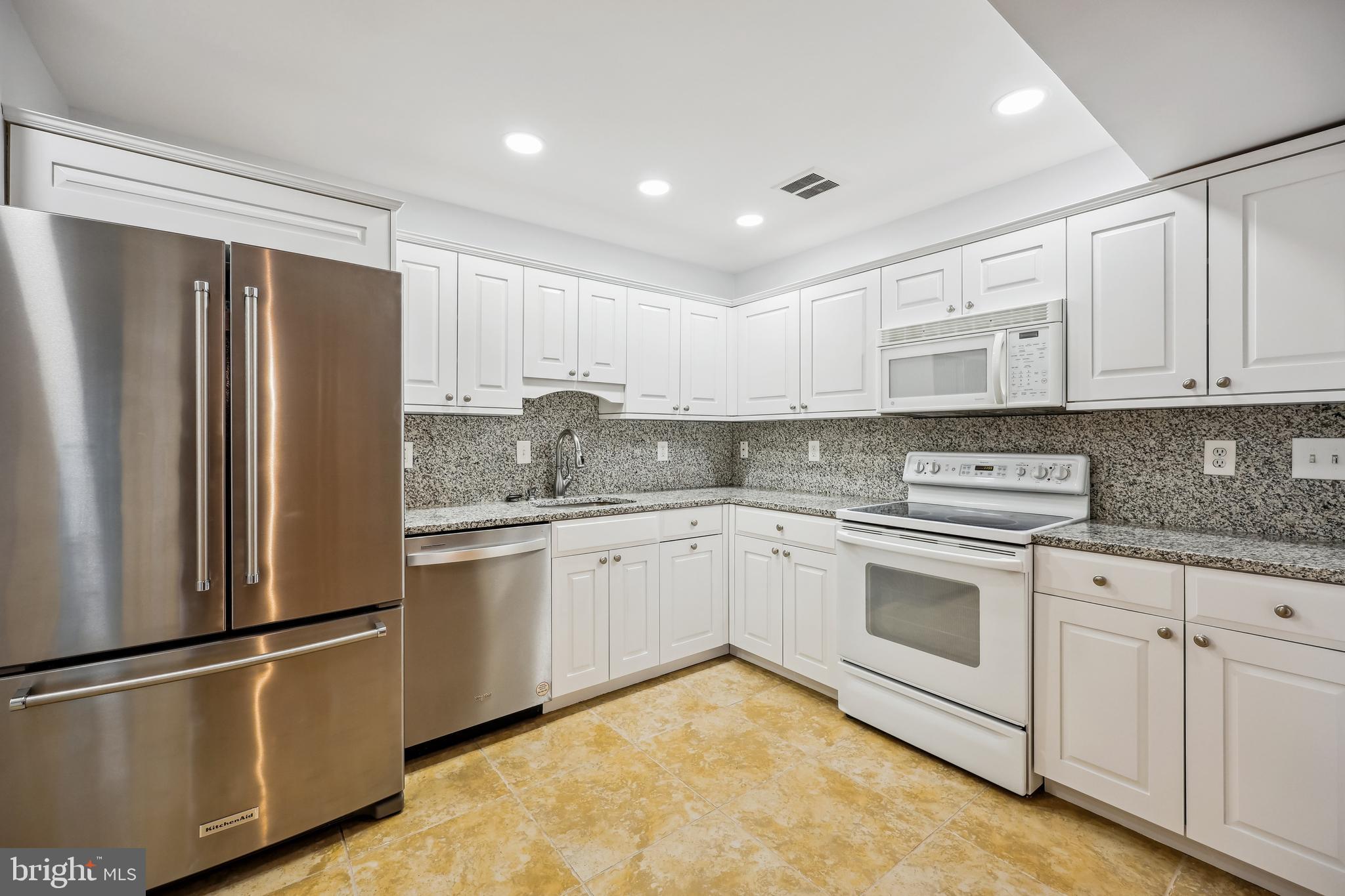 SUMNER VILLAGE - Residential