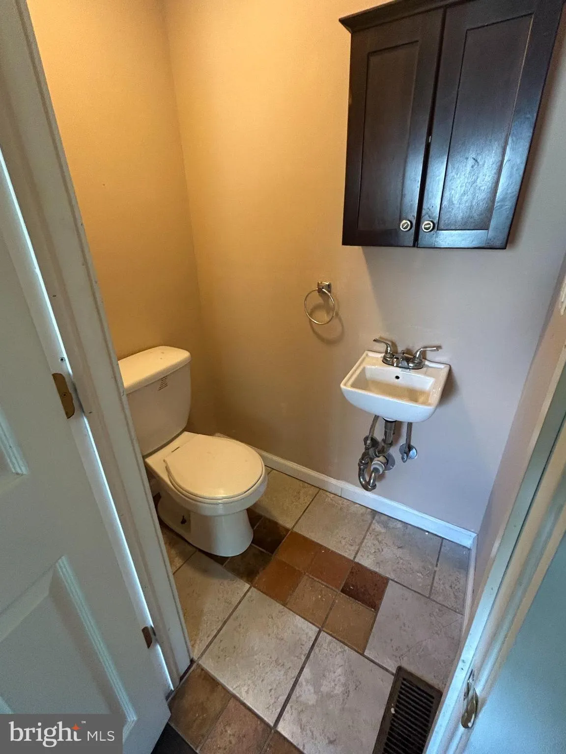 Mount Holly, New Jersey 08060, United States, 2 Bedrooms Bedrooms, ,2 BathroomsBathrooms,Residential,Active,120105