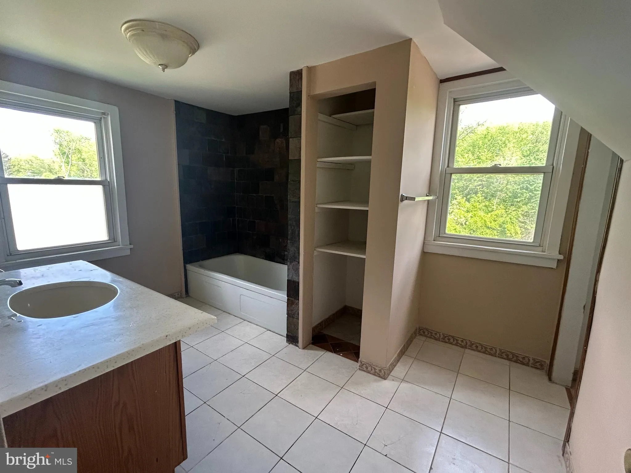 Mount Holly, New Jersey 08060, United States, 2 Bedrooms Bedrooms, ,2 BathroomsBathrooms,Residential,Active,120105
