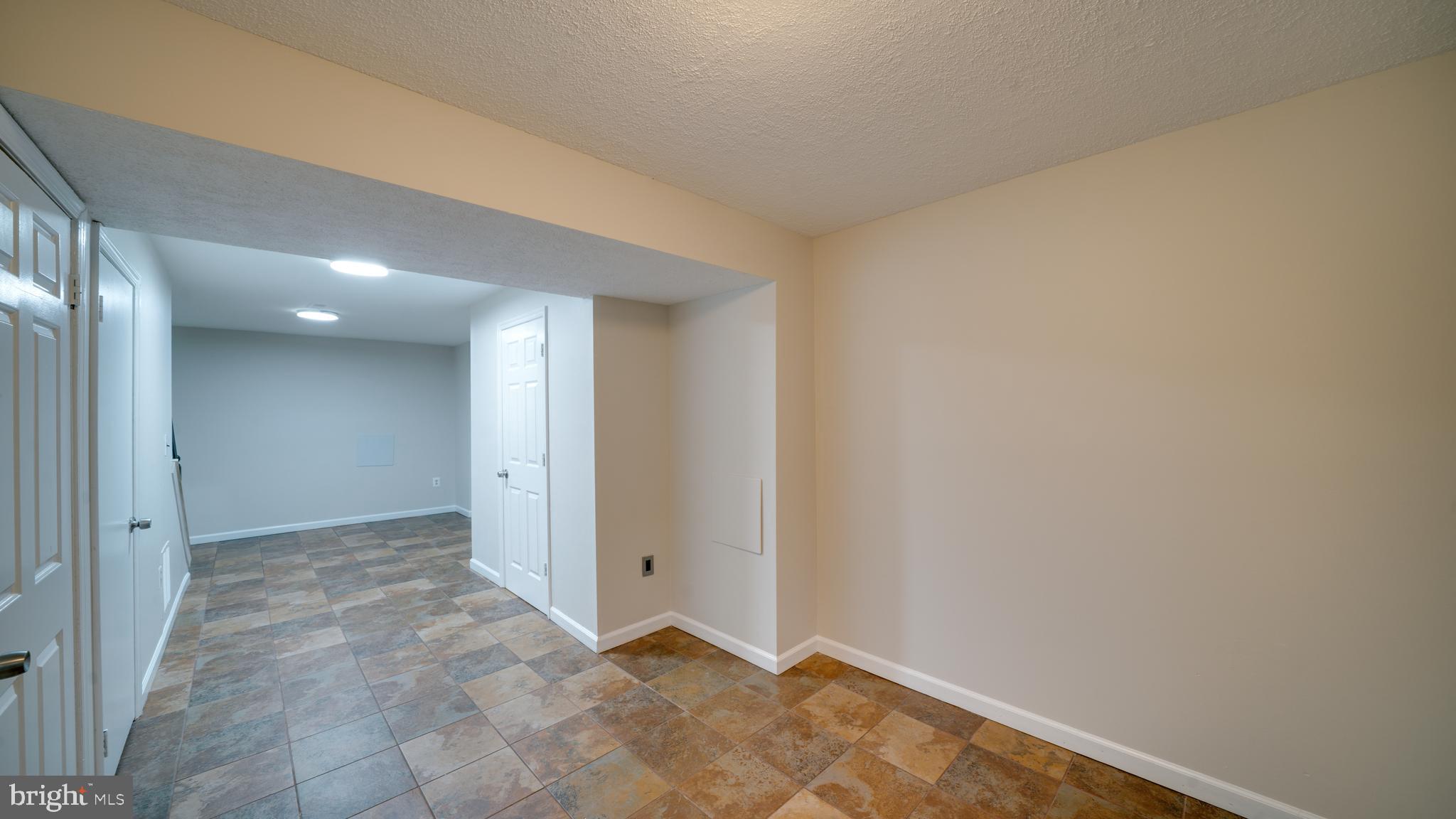 COUNTRYSIDE - Residential