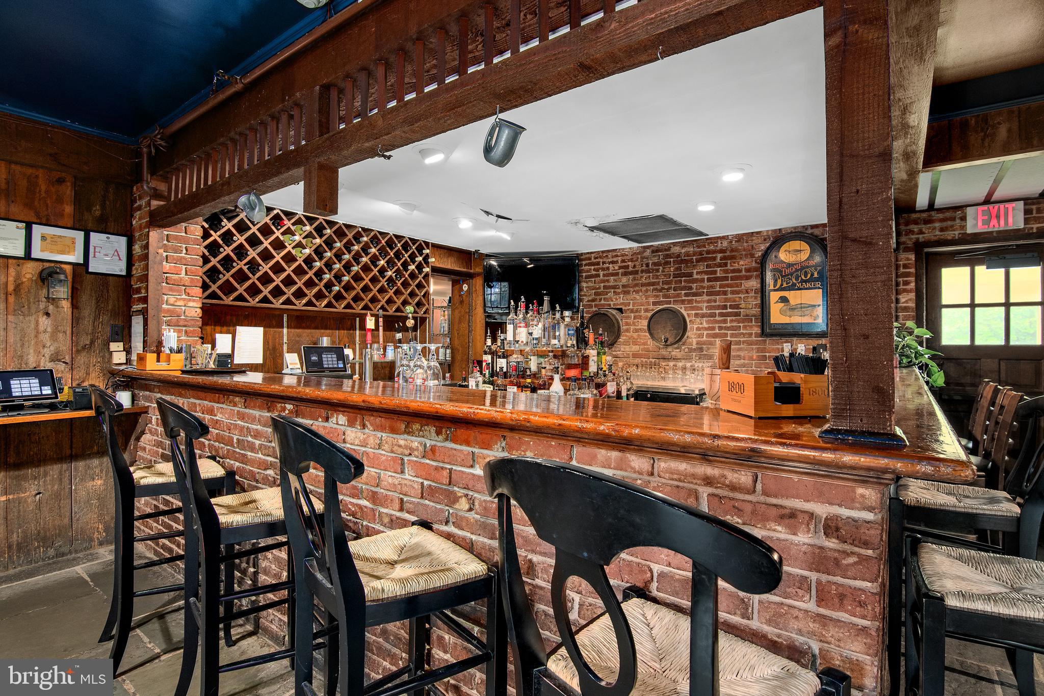 OXFORD - Commercial Sale