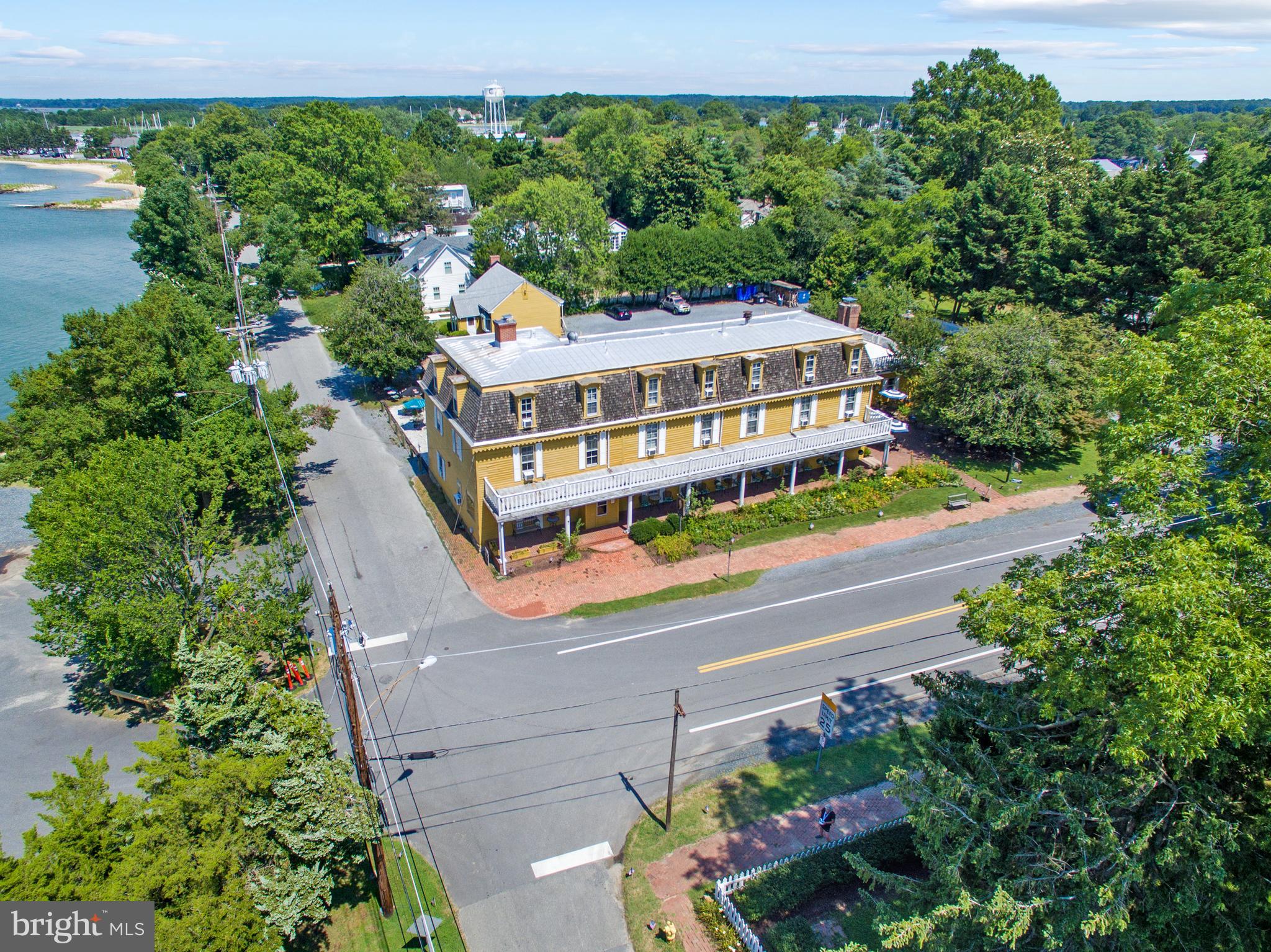 OXFORD - Commercial Sale