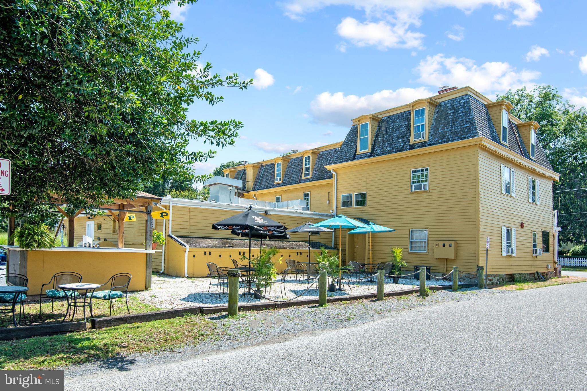 OXFORD - Commercial Sale