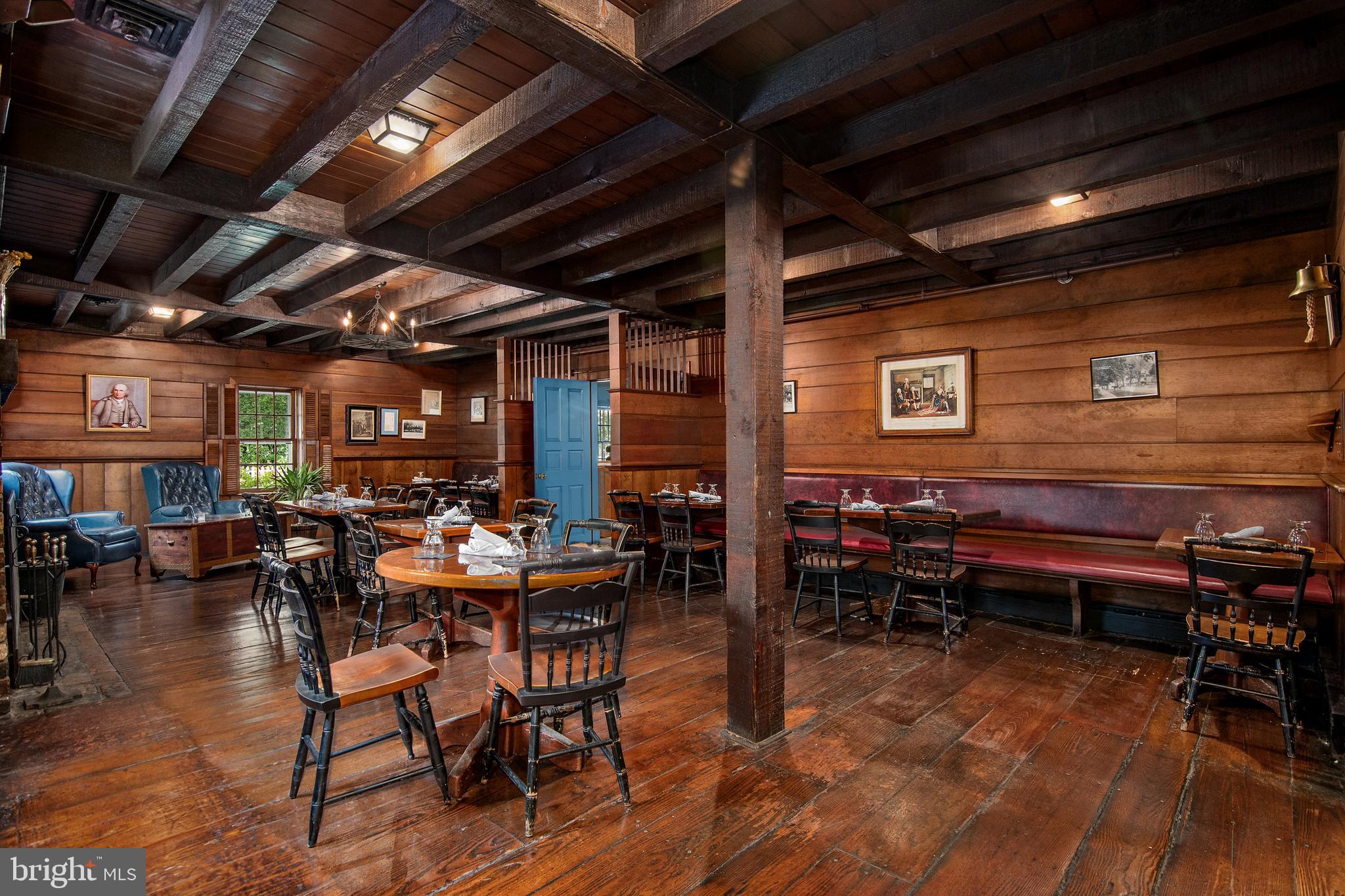 OXFORD - Commercial Sale