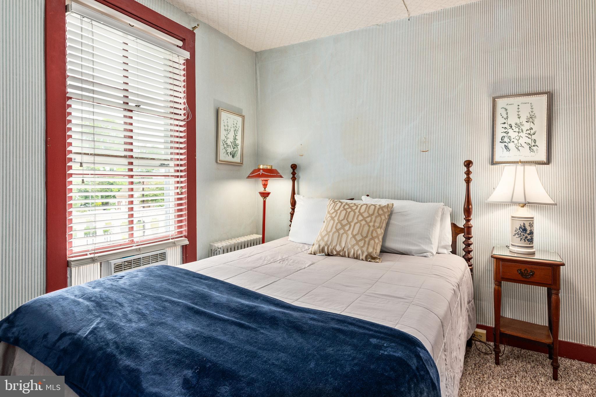 OXFORD - Commercial Sale