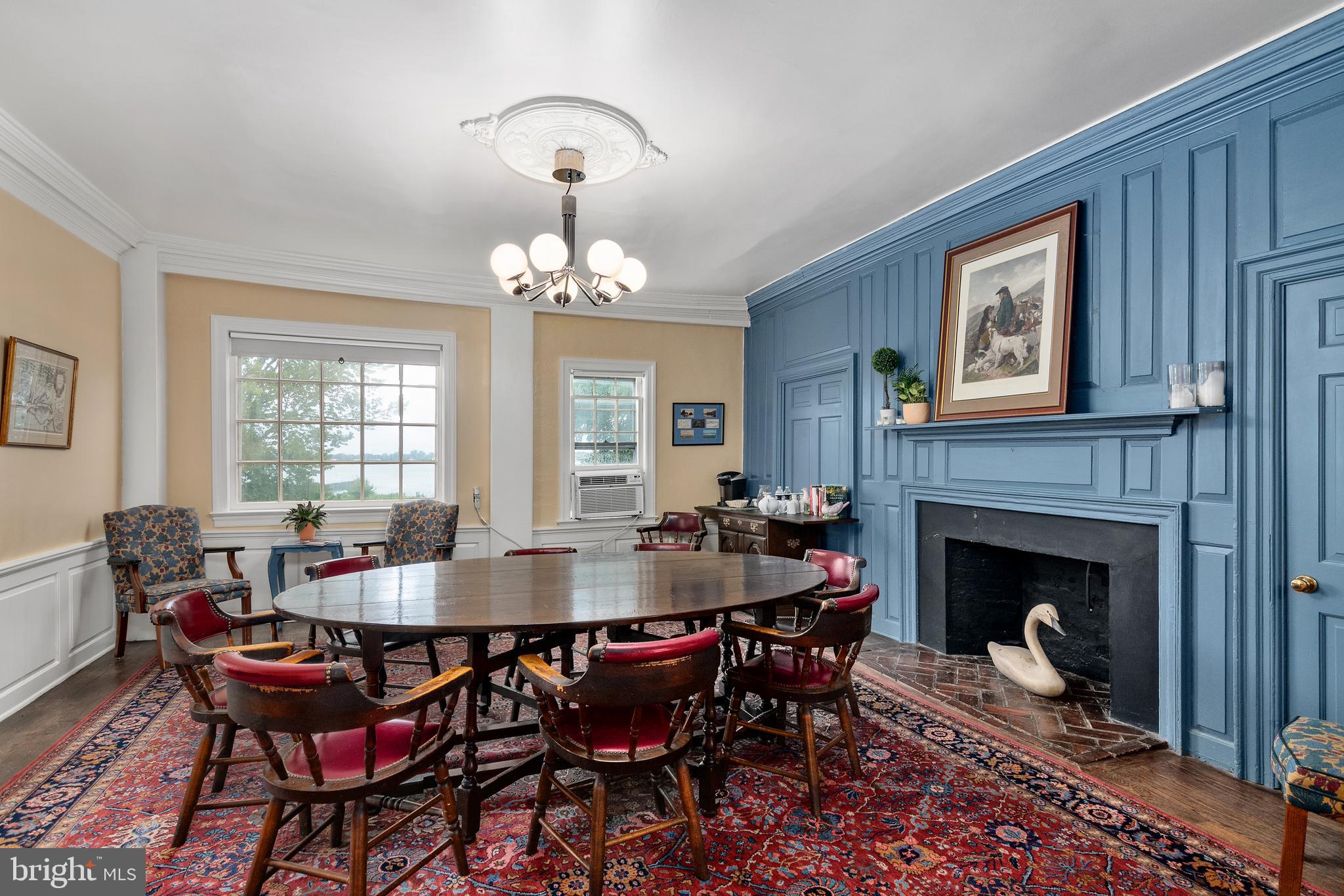 OXFORD - Commercial Sale