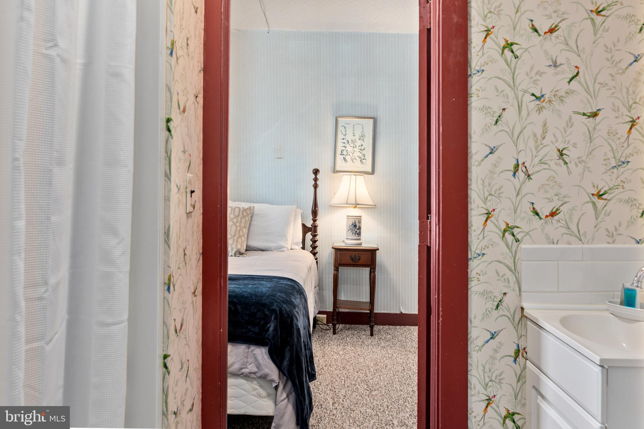 OXFORD - Commercial Sale