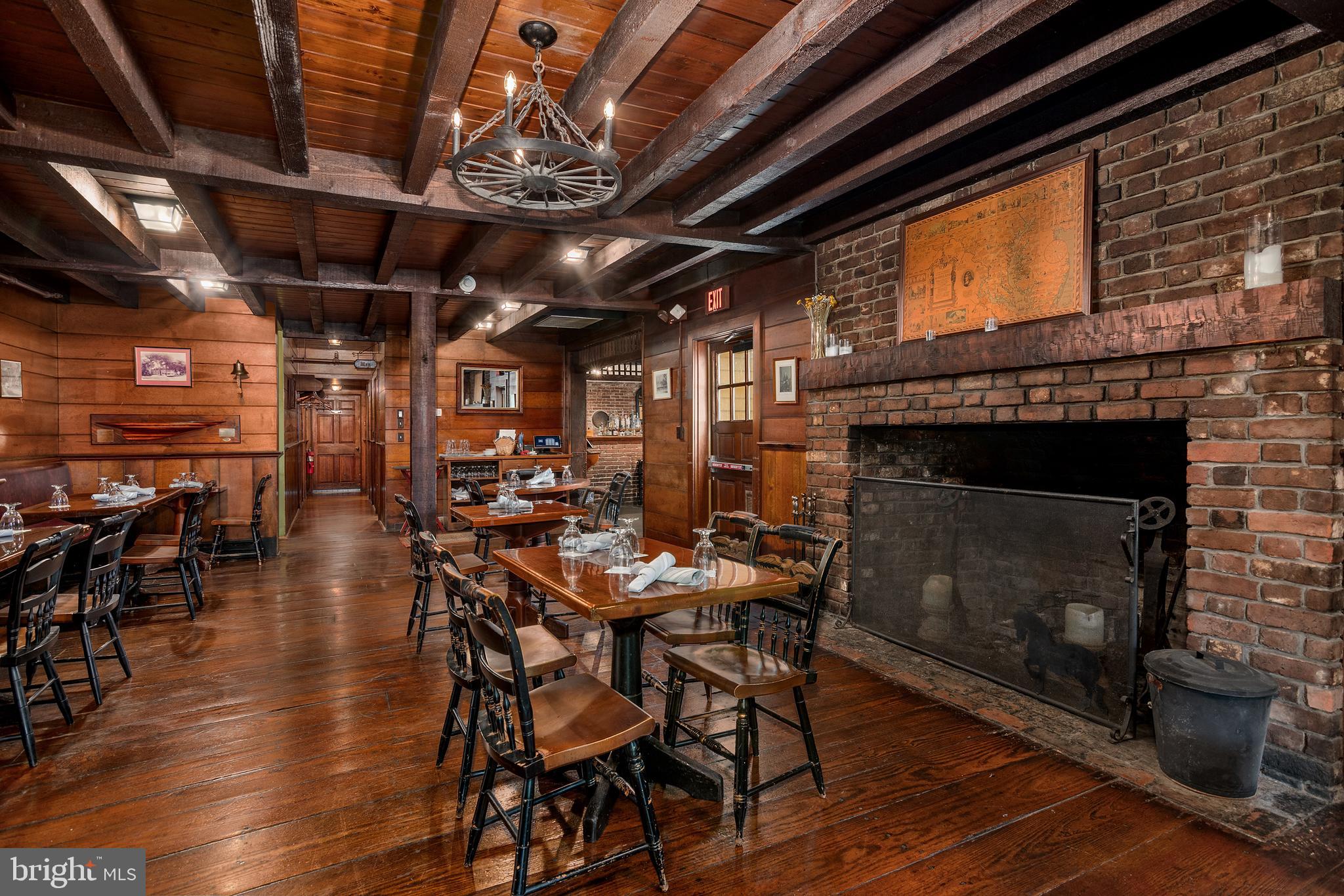 OXFORD - Commercial Sale