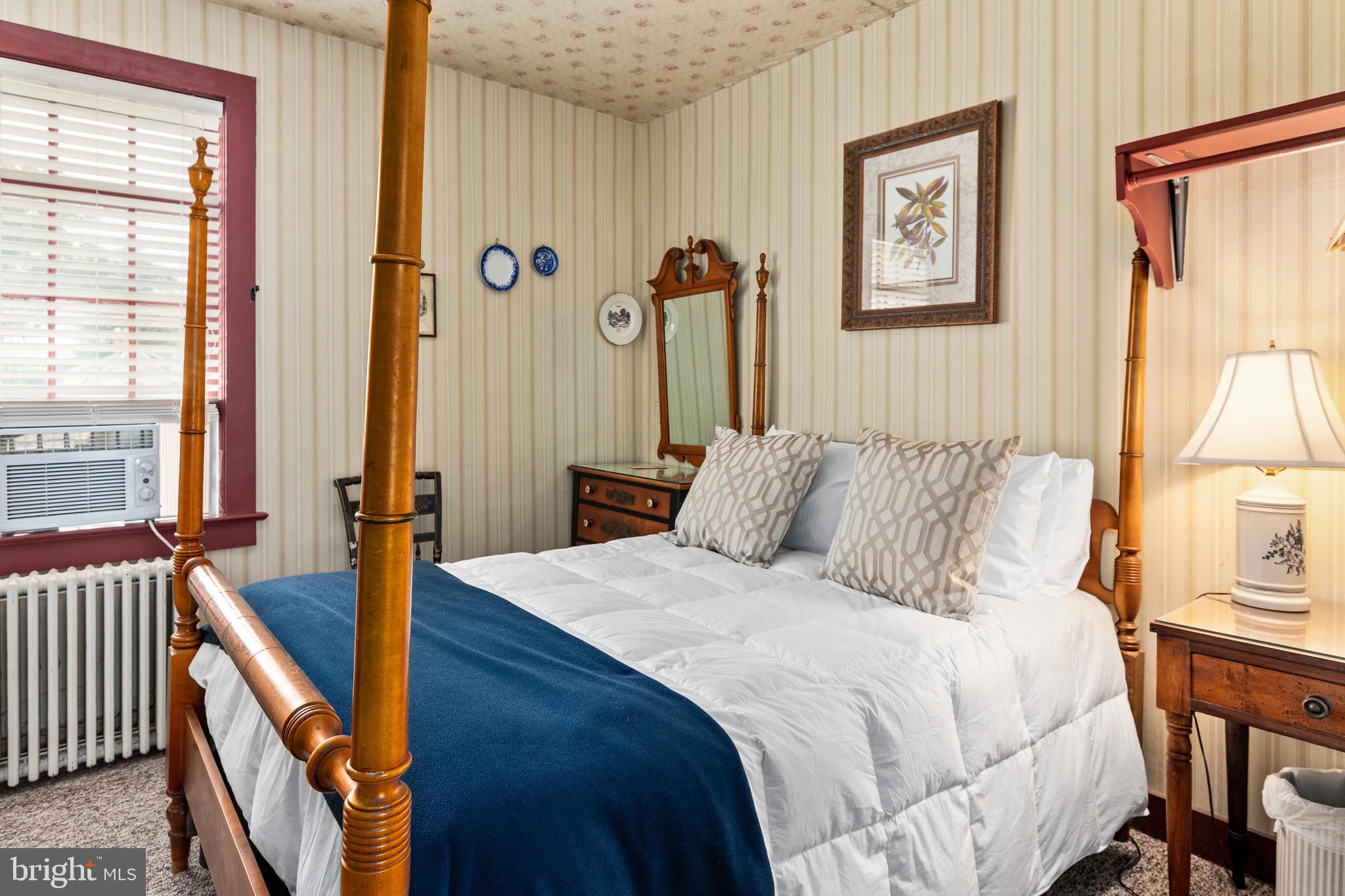 OXFORD - Commercial Sale