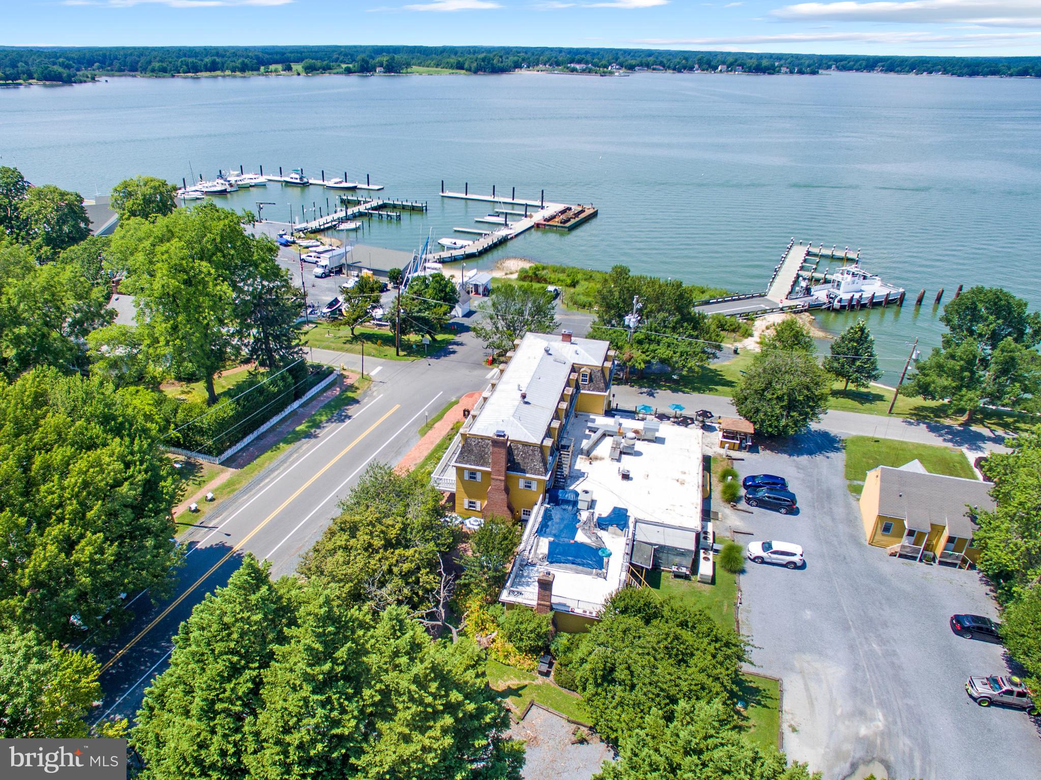 OXFORD - Commercial Sale