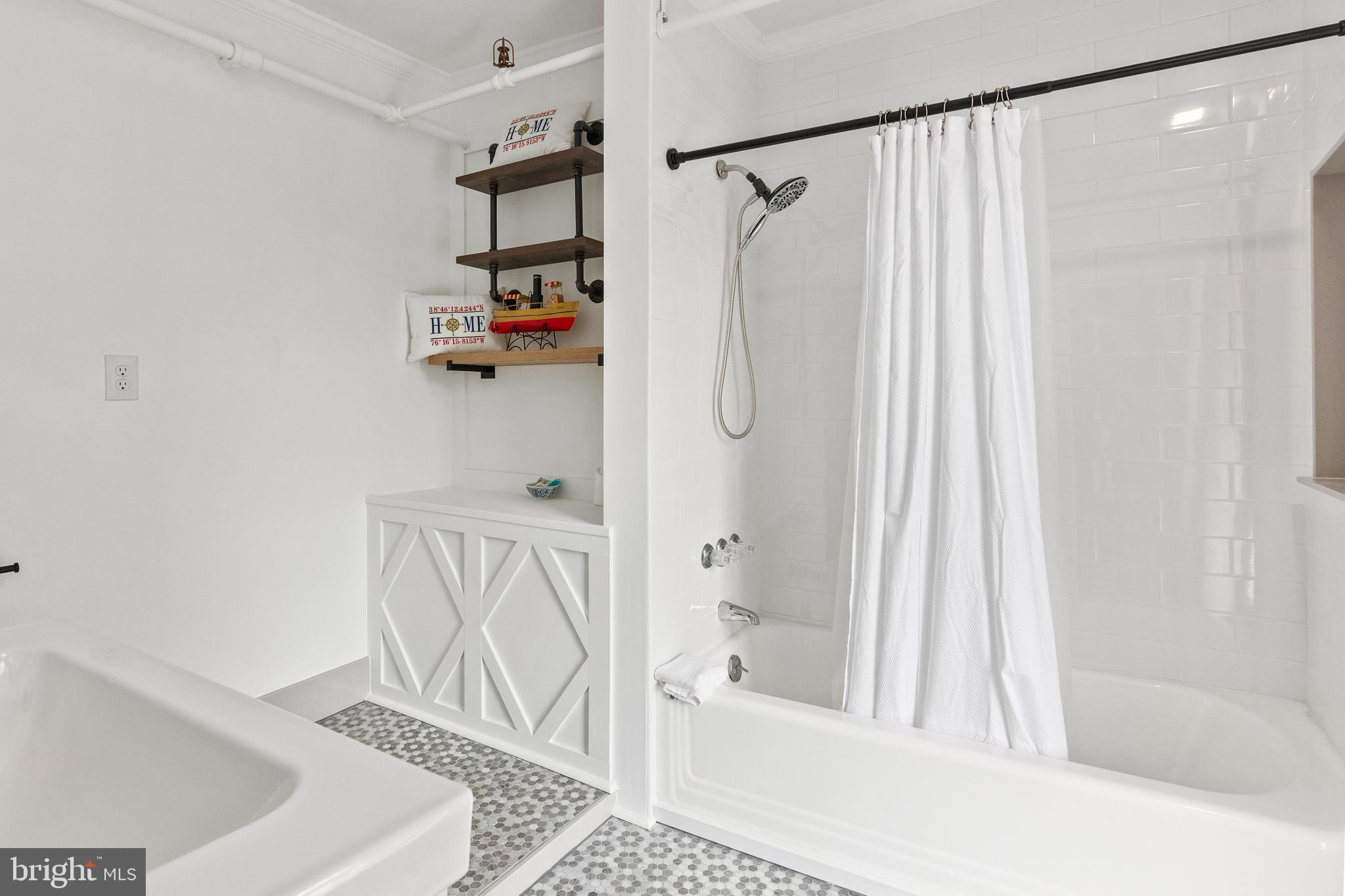 OXFORD - Commercial Sale