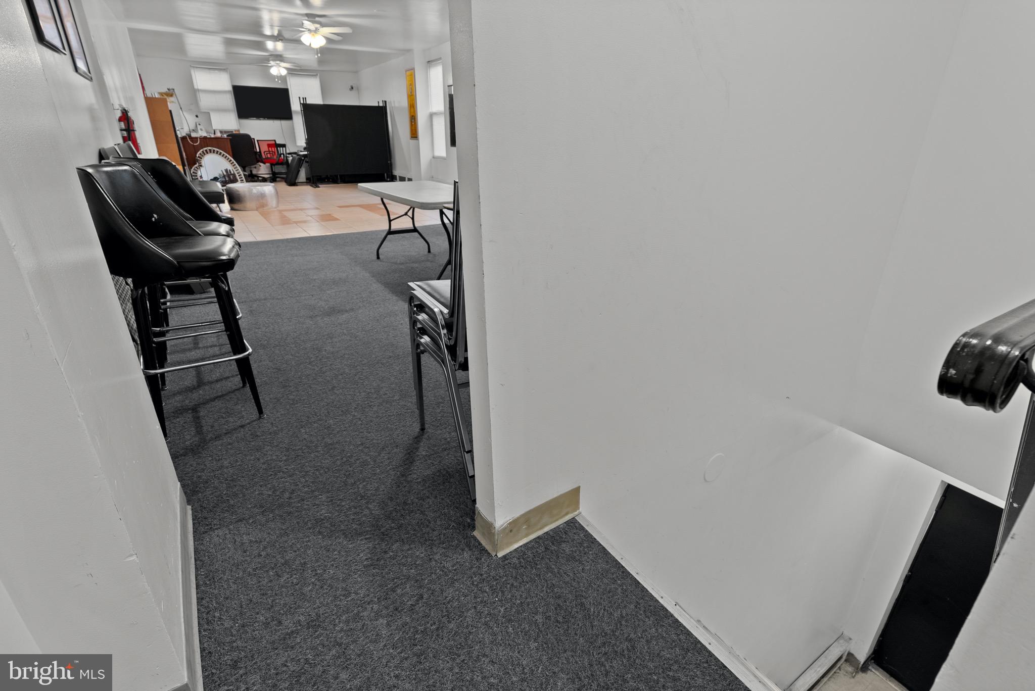 PHILADELPHIA - Commercial Sale