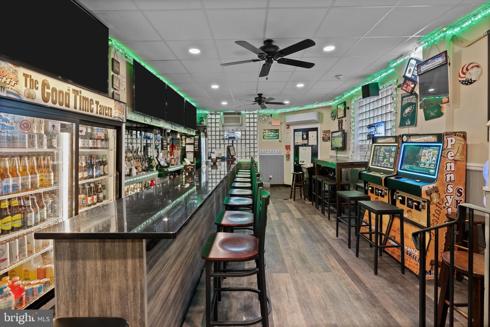 PHILADELPHIA - Commercial Sale