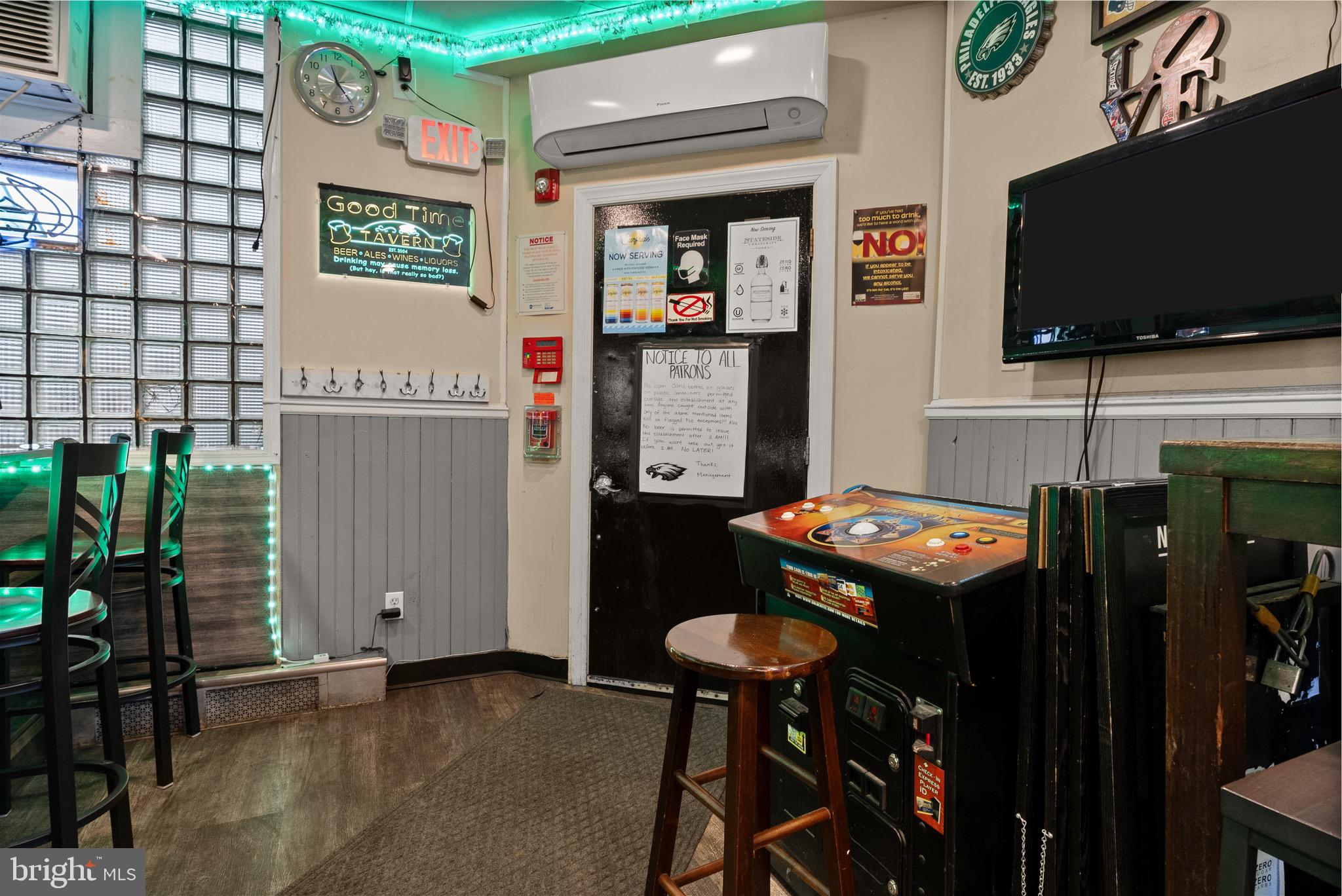 PHILADELPHIA - Commercial Sale