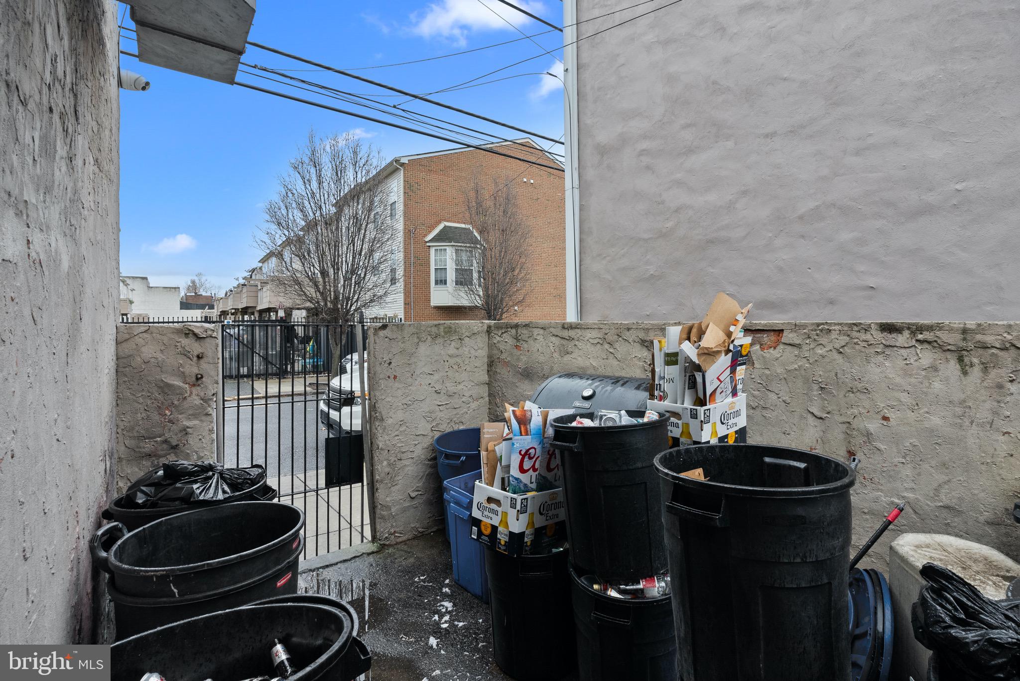 PHILADELPHIA - Commercial Sale