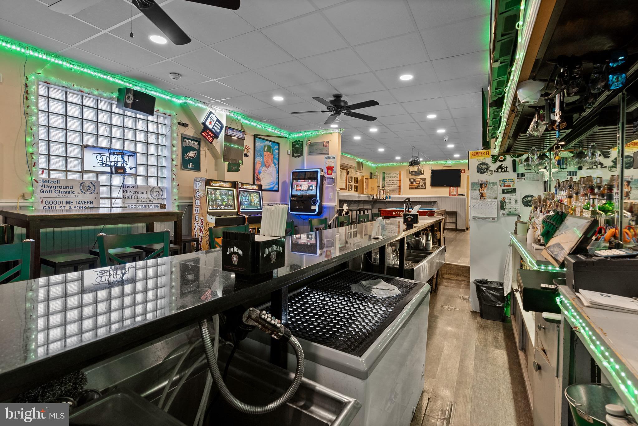 PHILADELPHIA - Commercial Sale