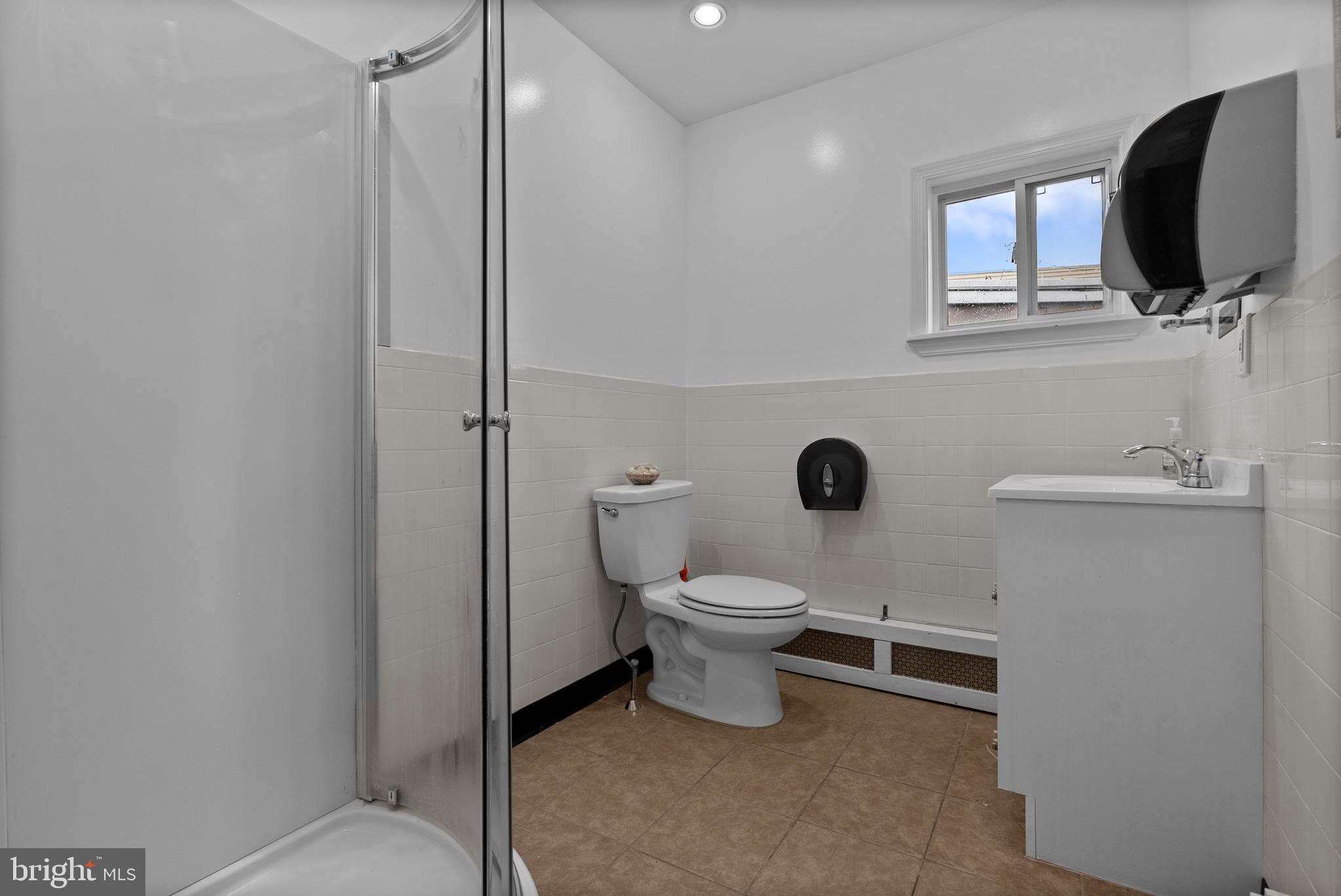 PHILADELPHIA - Commercial Sale