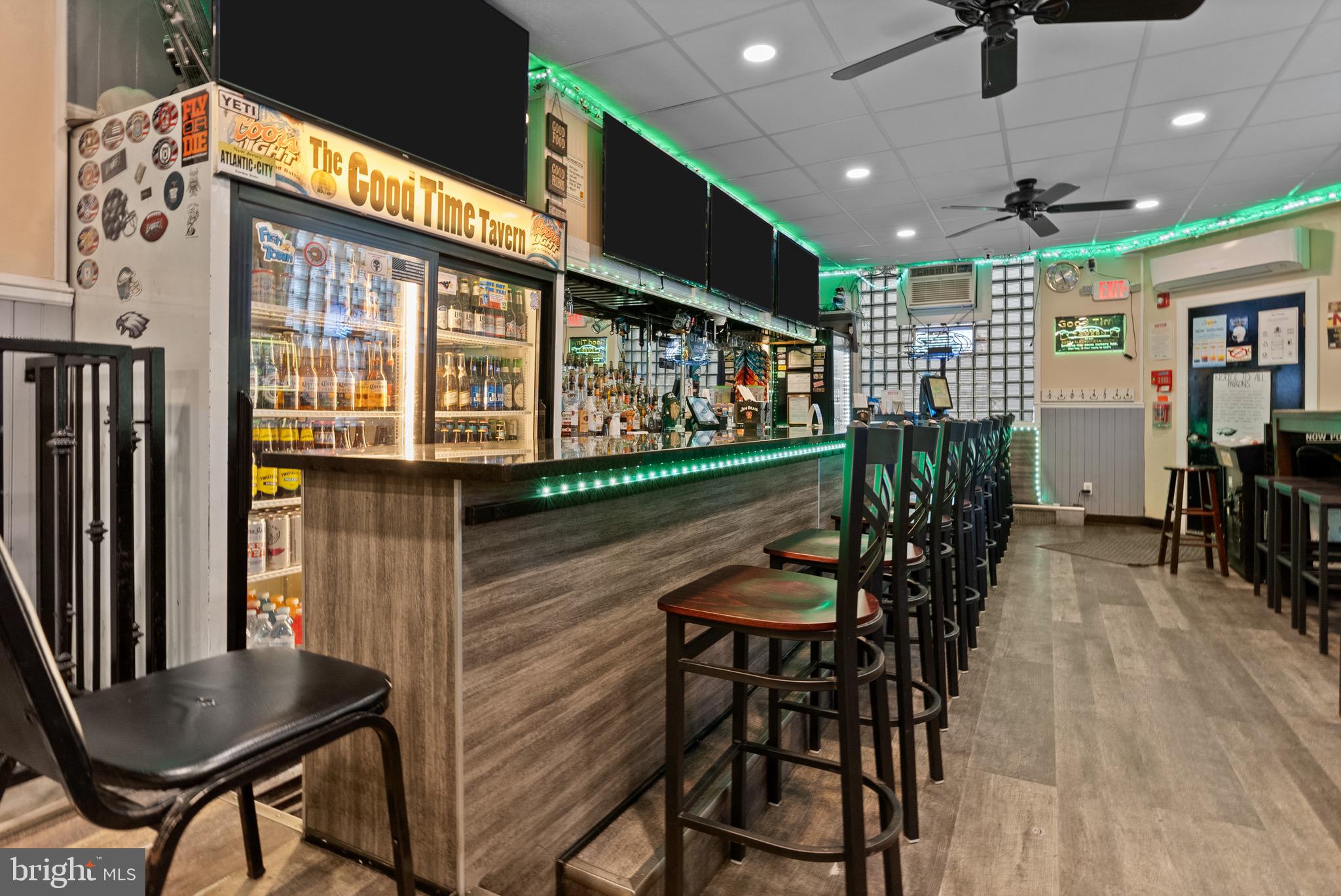PHILADELPHIA - Commercial Sale