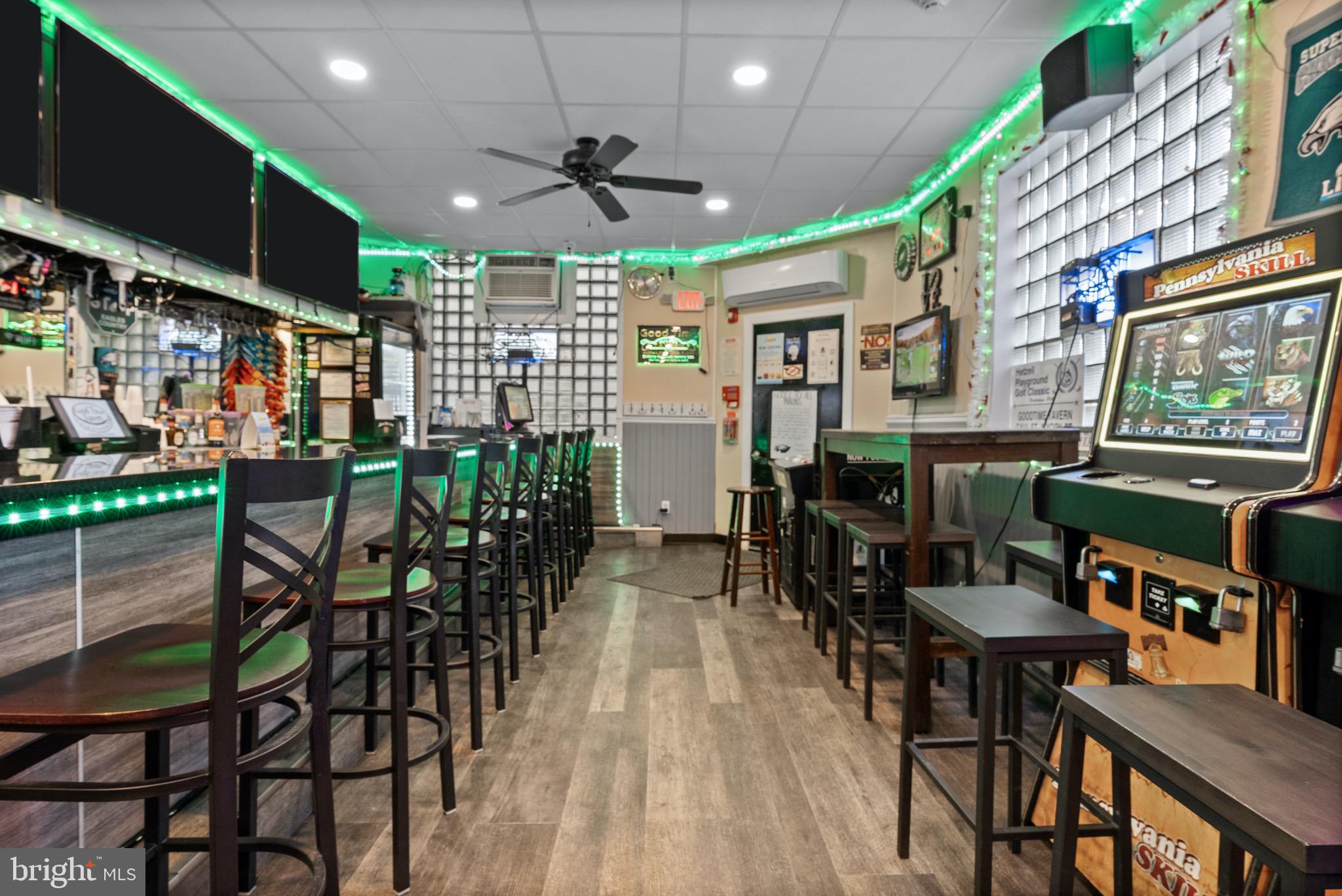 PHILADELPHIA - Commercial Sale