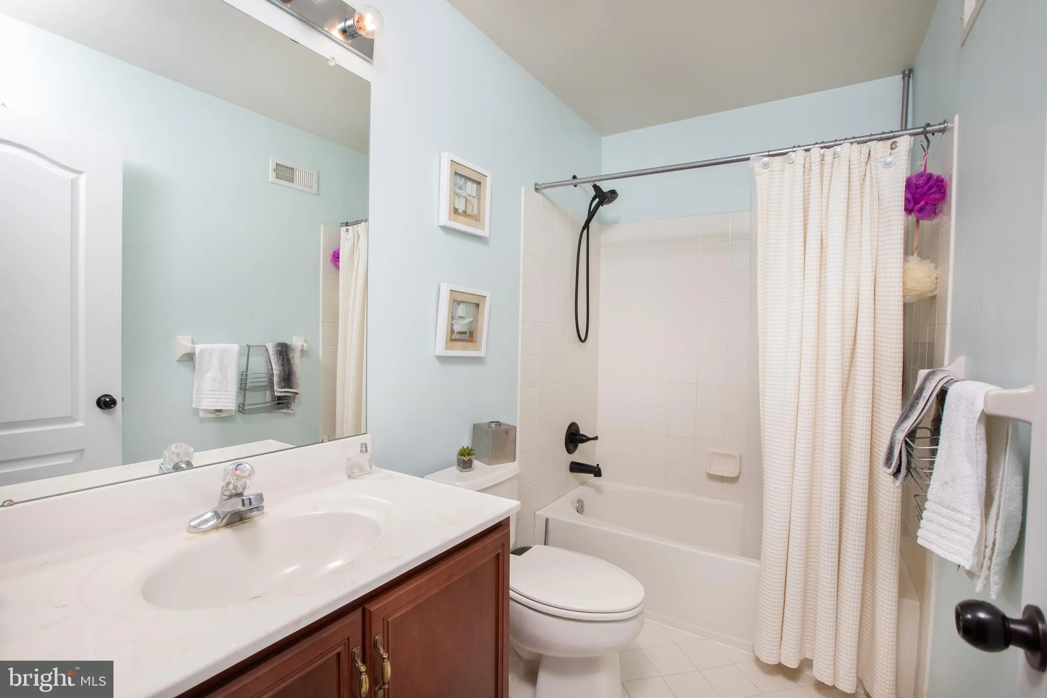 Furlong, Pennsylvania 18925, United States, 4 Bedrooms Bedrooms, ,3 BathroomsBathrooms,Residential,Pending,112482