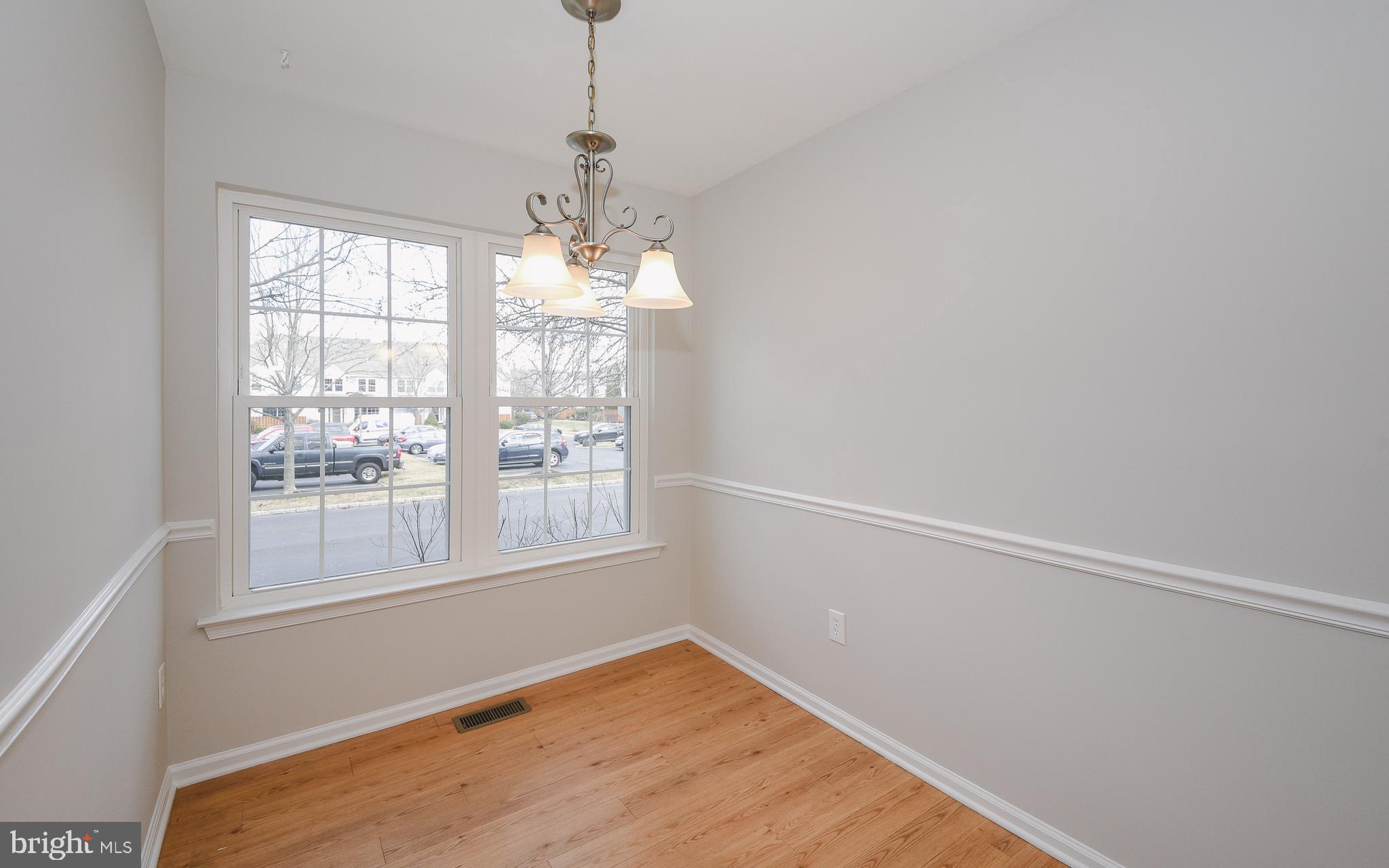 MAKEFIELD GLEN - Residential