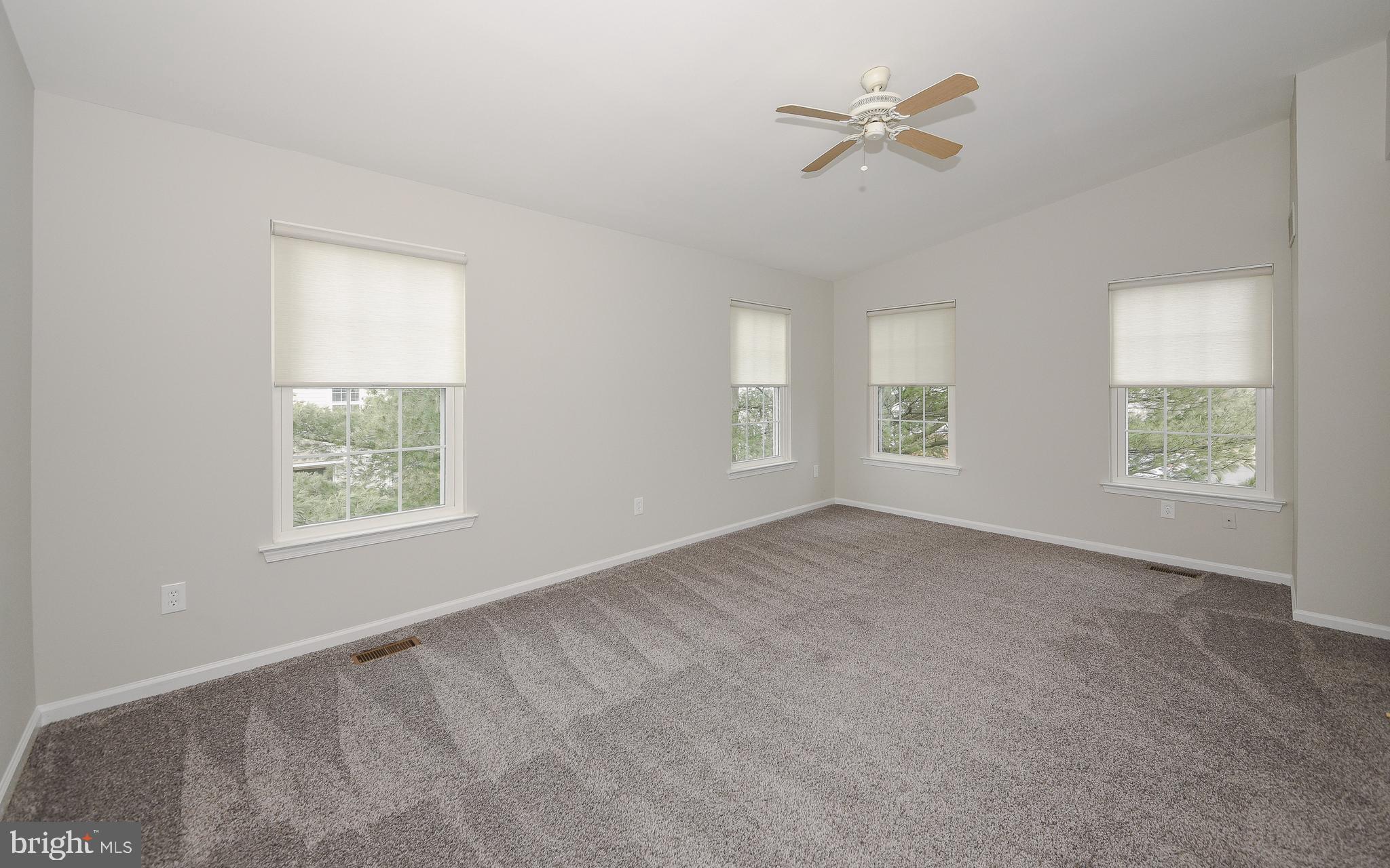 MAKEFIELD GLEN - Residential