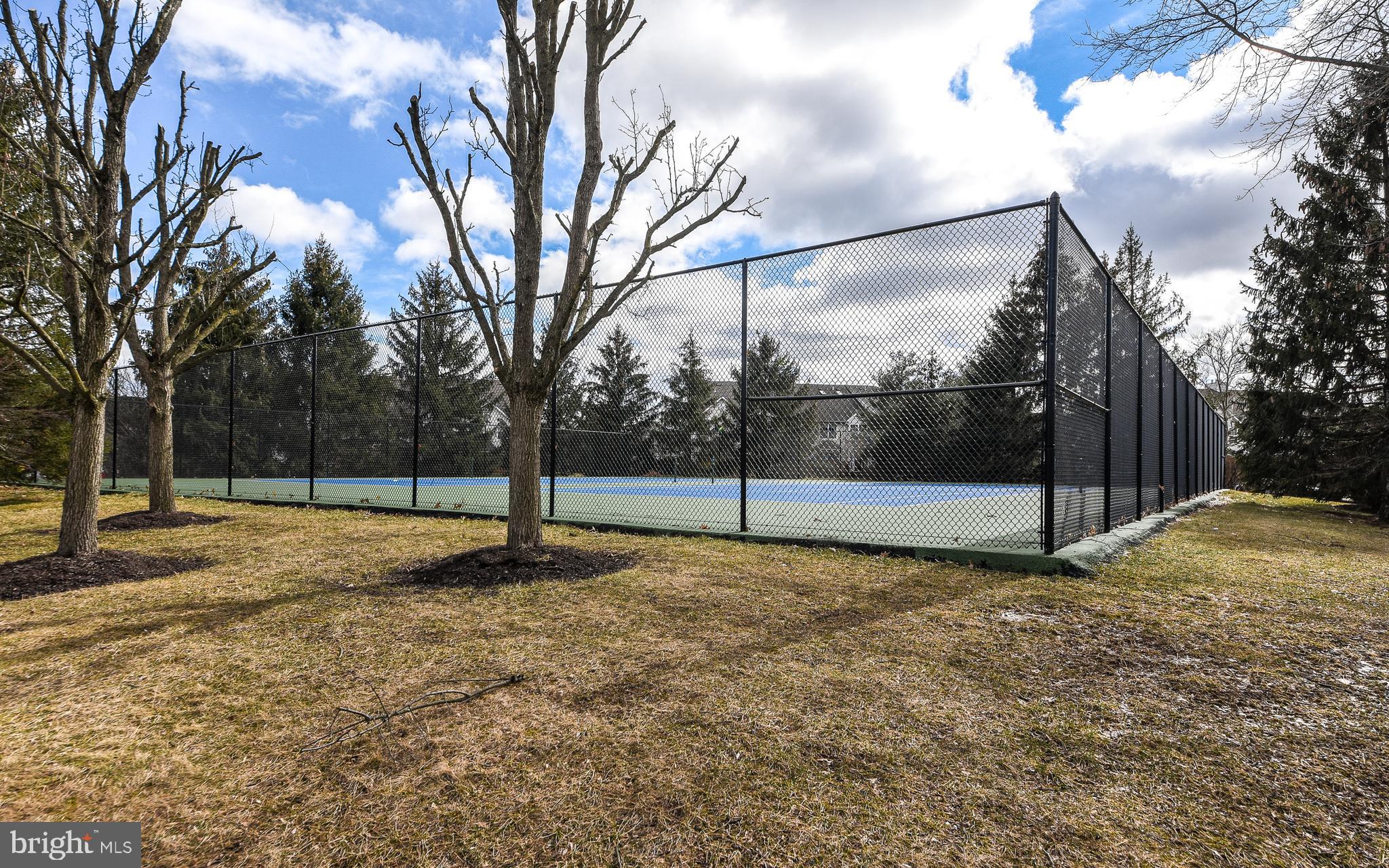 MAKEFIELD GLEN - Residential