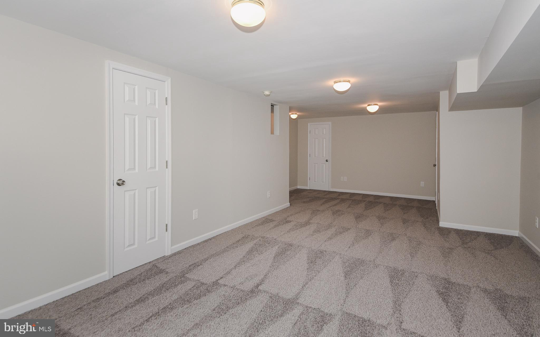 MAKEFIELD GLEN - Residential