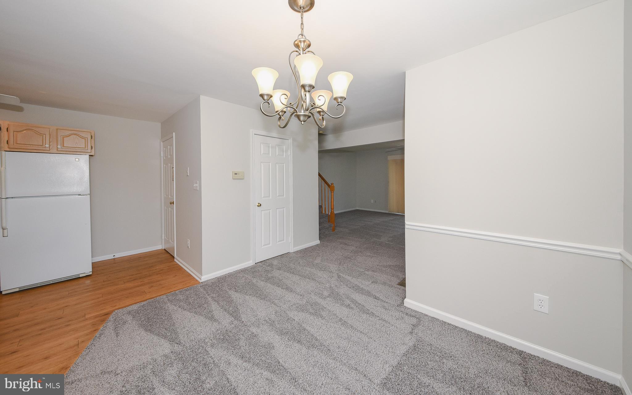 MAKEFIELD GLEN - Residential