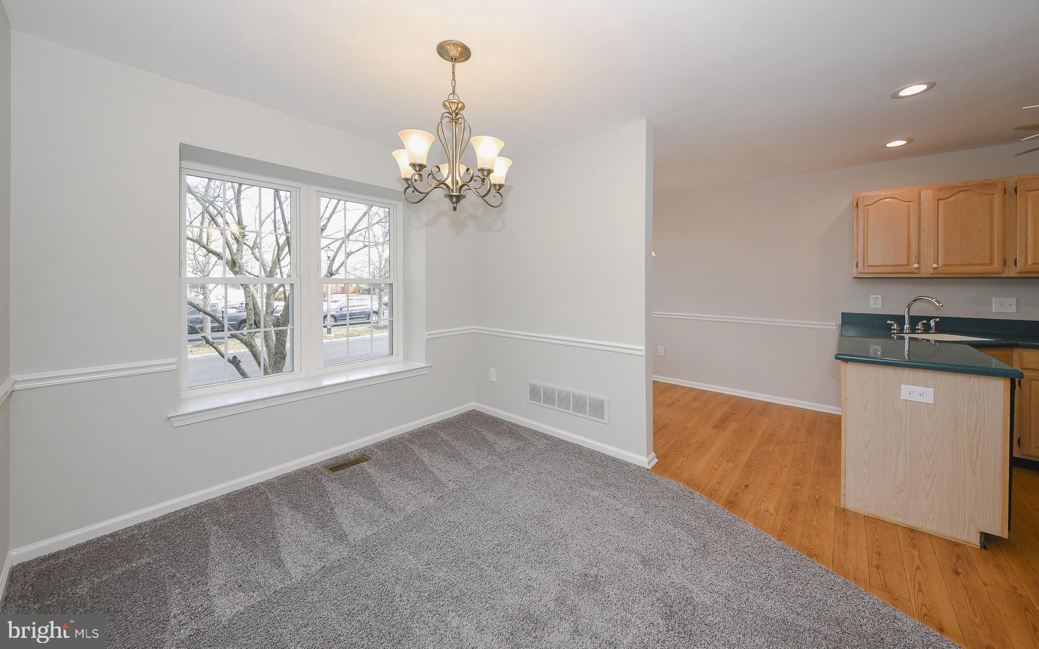 MAKEFIELD GLEN - Residential