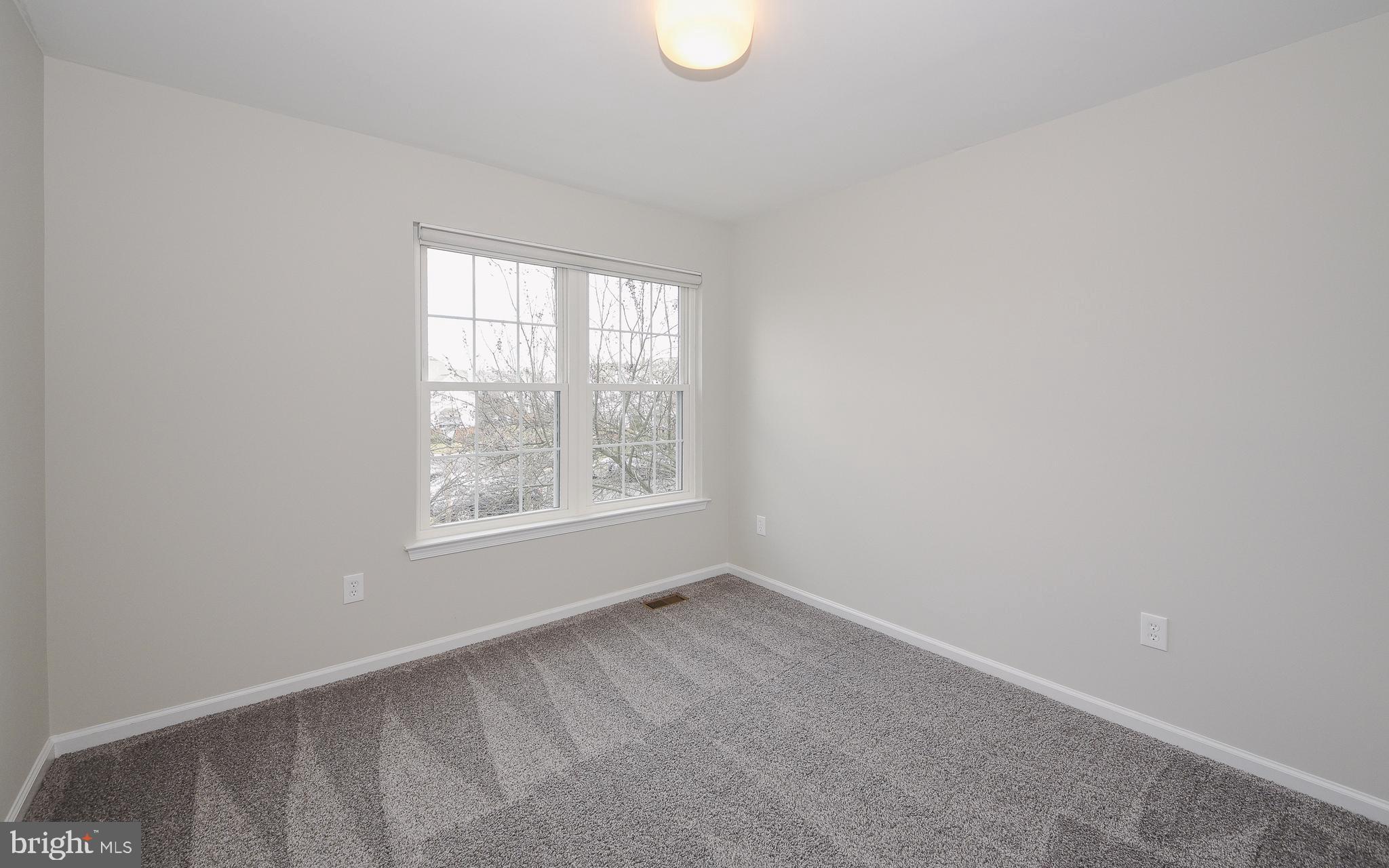 MAKEFIELD GLEN - Residential