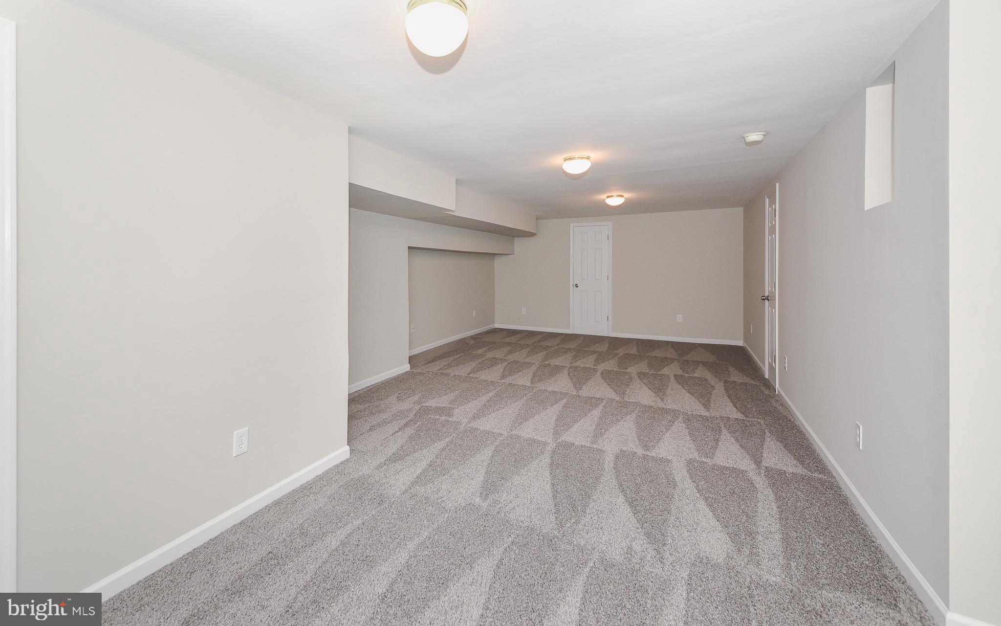 MAKEFIELD GLEN - Residential