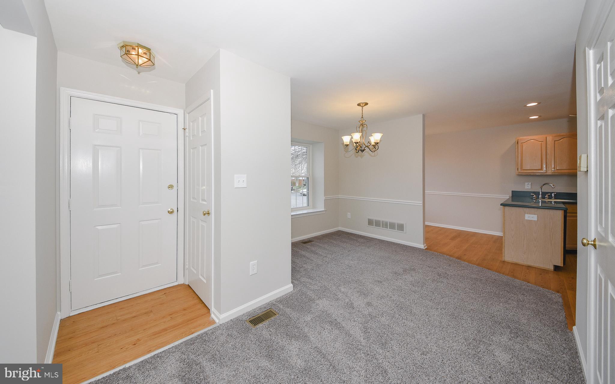 MAKEFIELD GLEN - Residential