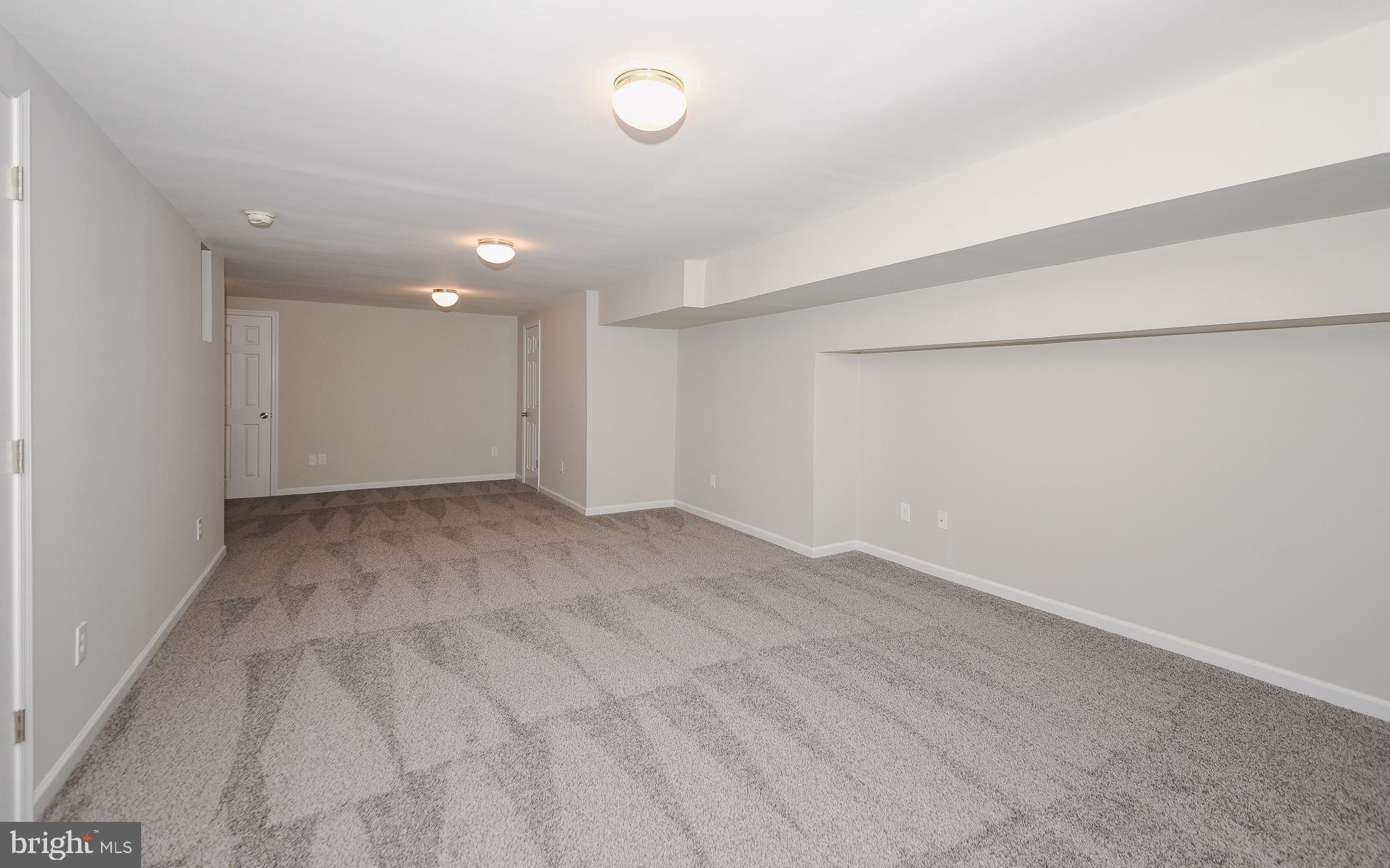 MAKEFIELD GLEN - Residential